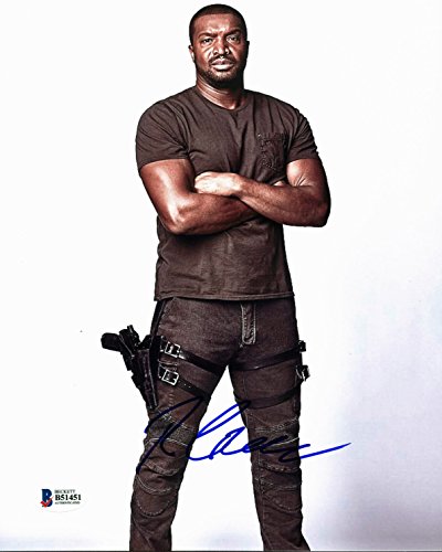Roger Cross Dark Matter Authentic Signed 8X10 Photo Autographed BAS #B51451