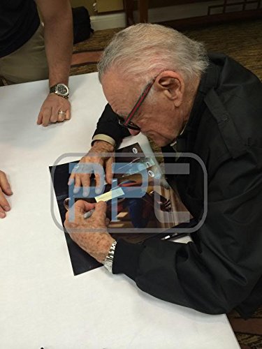 Stan Lee & Andrew Garfield Spider-Man Signed Authentic 8X10 Photo PSA #V67298
