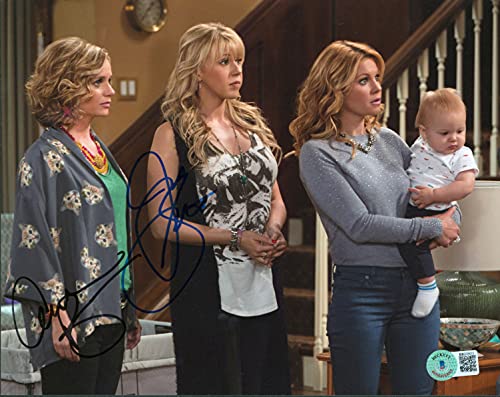 Jodie Sweetin & Andrea Barber Fuller House Signed 8x10 Photo BAS #BB22923