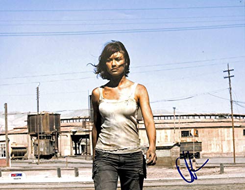 Olga Kurylenko Quantum Of Solace Signed Authentic 11X14 Photo PSA/DNA #T50679