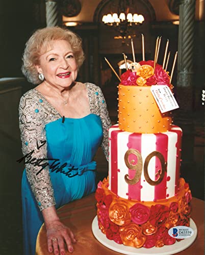 Betty White The Golden Girls Authentic Signed 8x10 Photo BAS #D43559