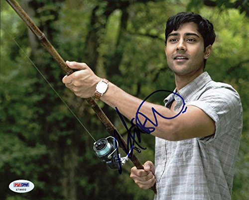 Manish Dayal The Hundred Foot Journey Signed Authentic 8X10 Photo PSA #X79602
