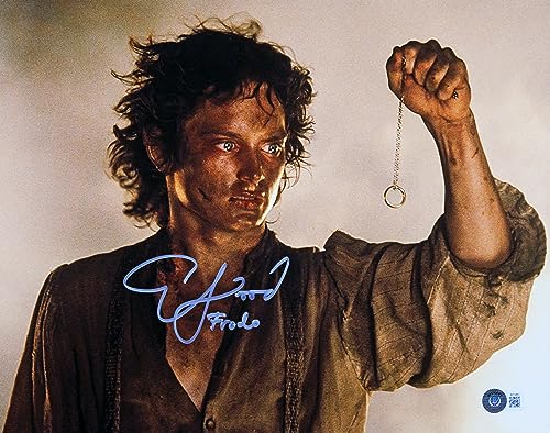 Elijah Wood Lord of the Rings "Frodo" Signed 11x14 Horizontal Photo BAS Witness