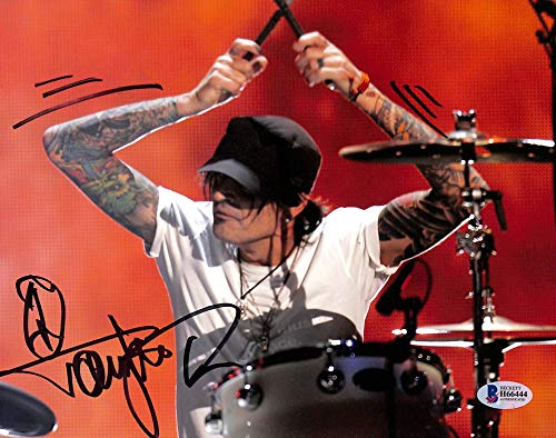 Tommy Lee Motley Crue Authentic Signed 8x10 Photo Autographed BAS #H66444