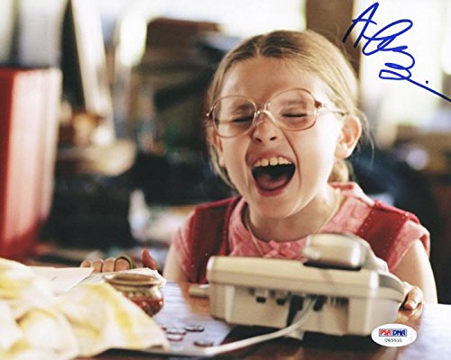 Abigail Breslin Little Miss Sunshine Signed Authentic 8X10 Photo PSA/DNA #U65531