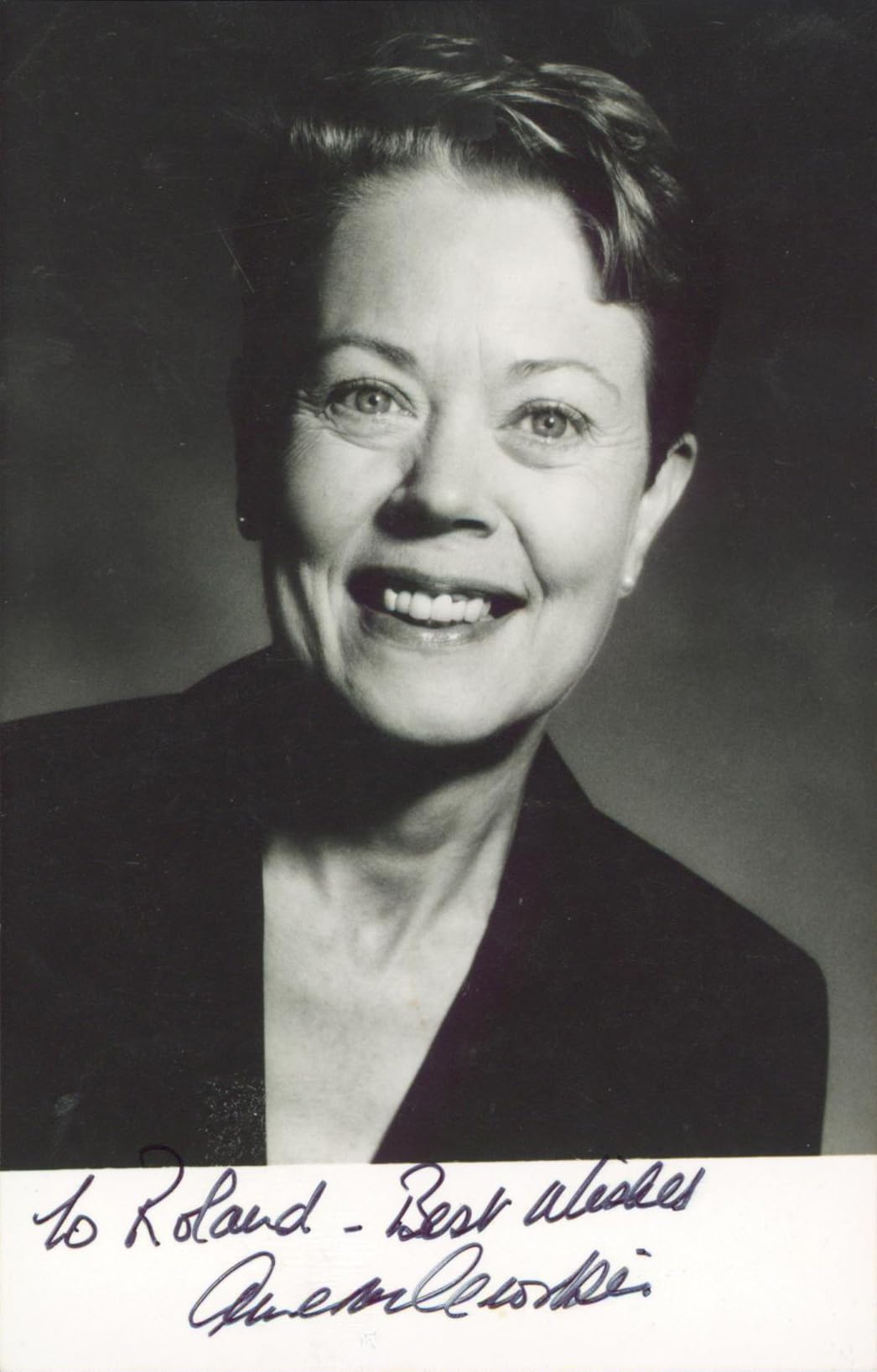 Annette Crosbie Calendar Girls "To Roland" Signed 3.5x5.5 Photo BAS #BM38085