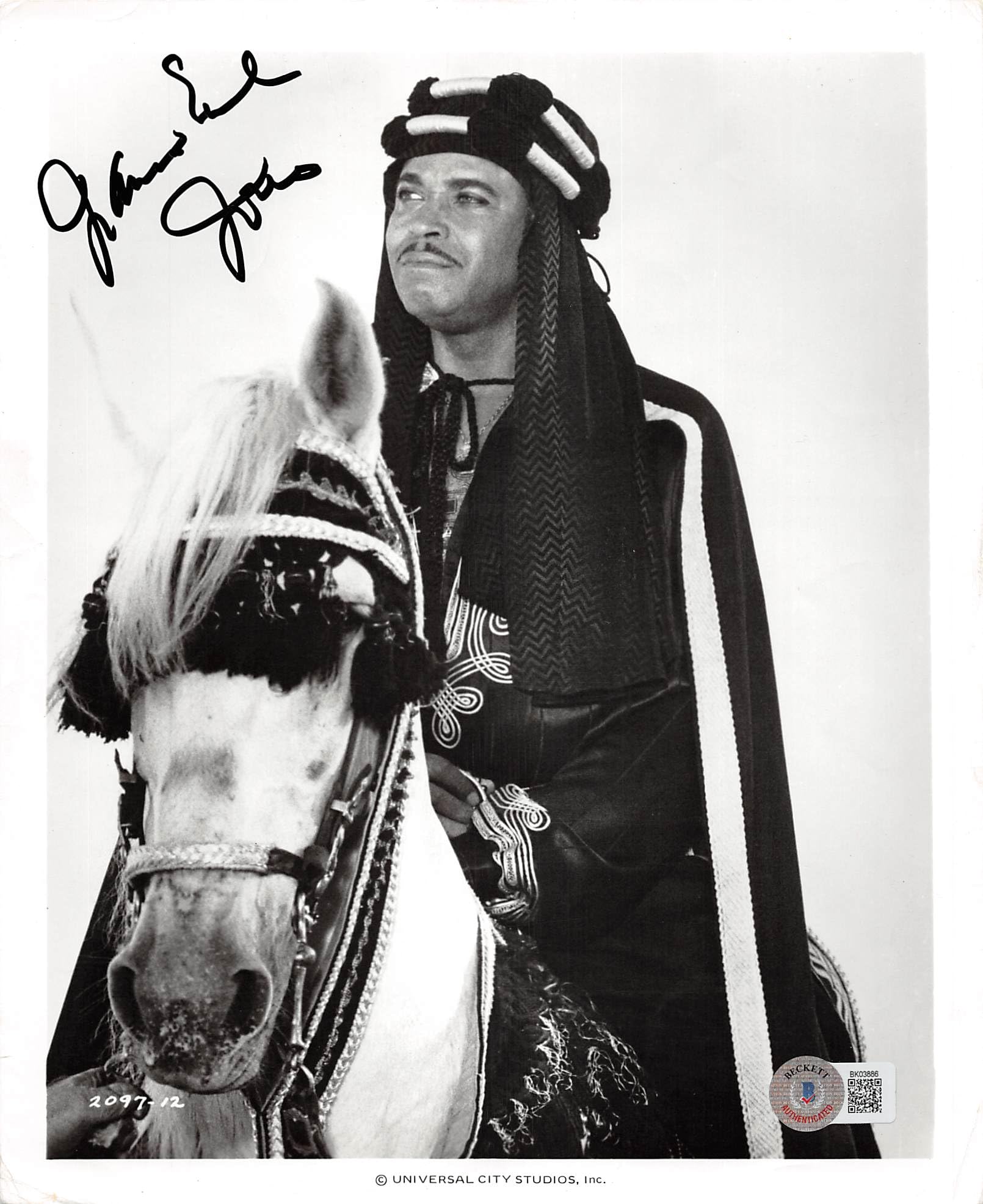 James Earl Jones The Last Remake of Beau Geste Signed 8x10 Photo BAS #BK03886