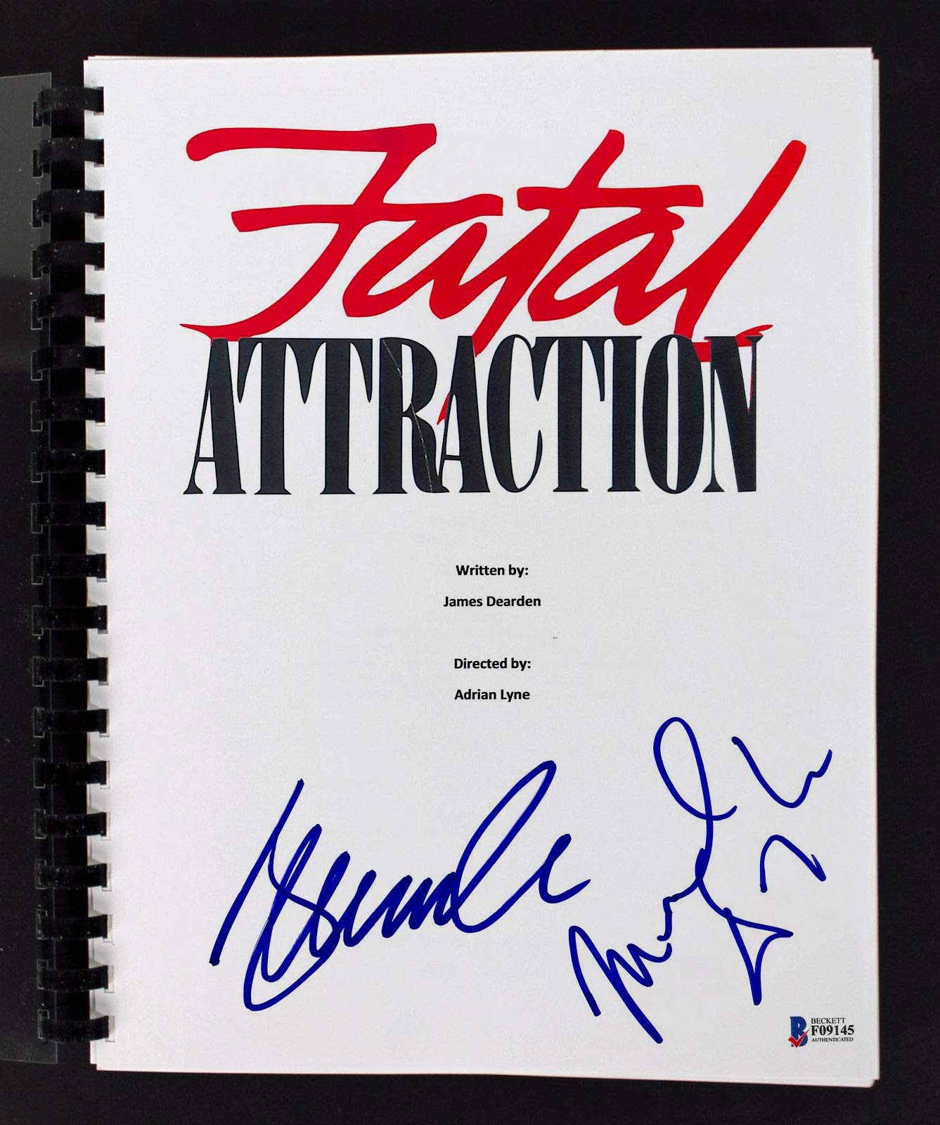 Michael Douglas & Glenn Close Signed Fatal Attraction Movie Script BAS #F09145