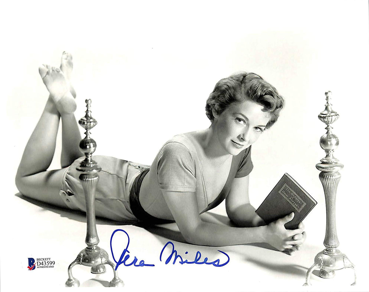 Vera Miles Authentic Signed 8x10 Photo Autographed BAS #D43599