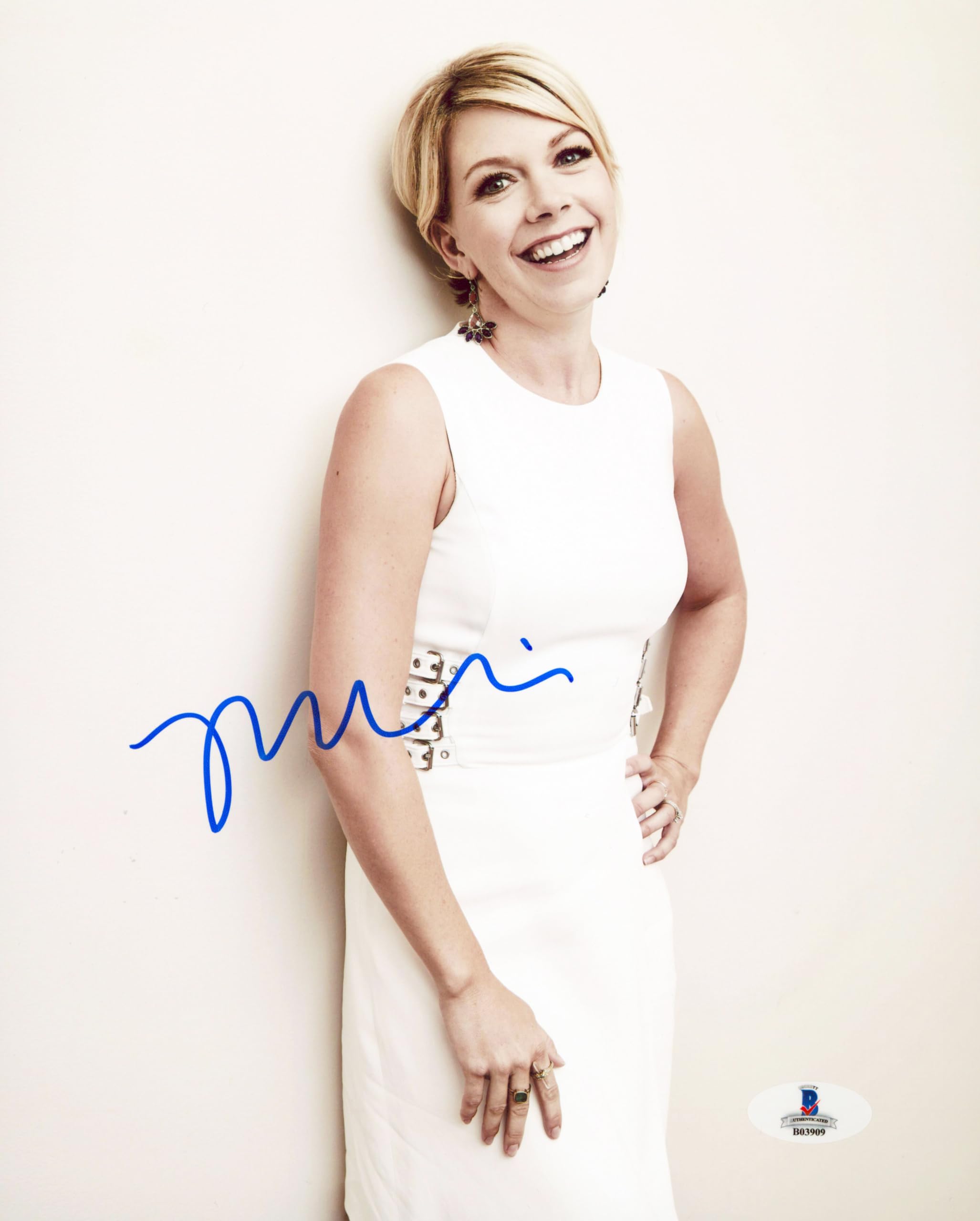 Mary Elizabeth Ellis It's Always Sunny Signed 8x10 Photo Autographed BAS #B03909