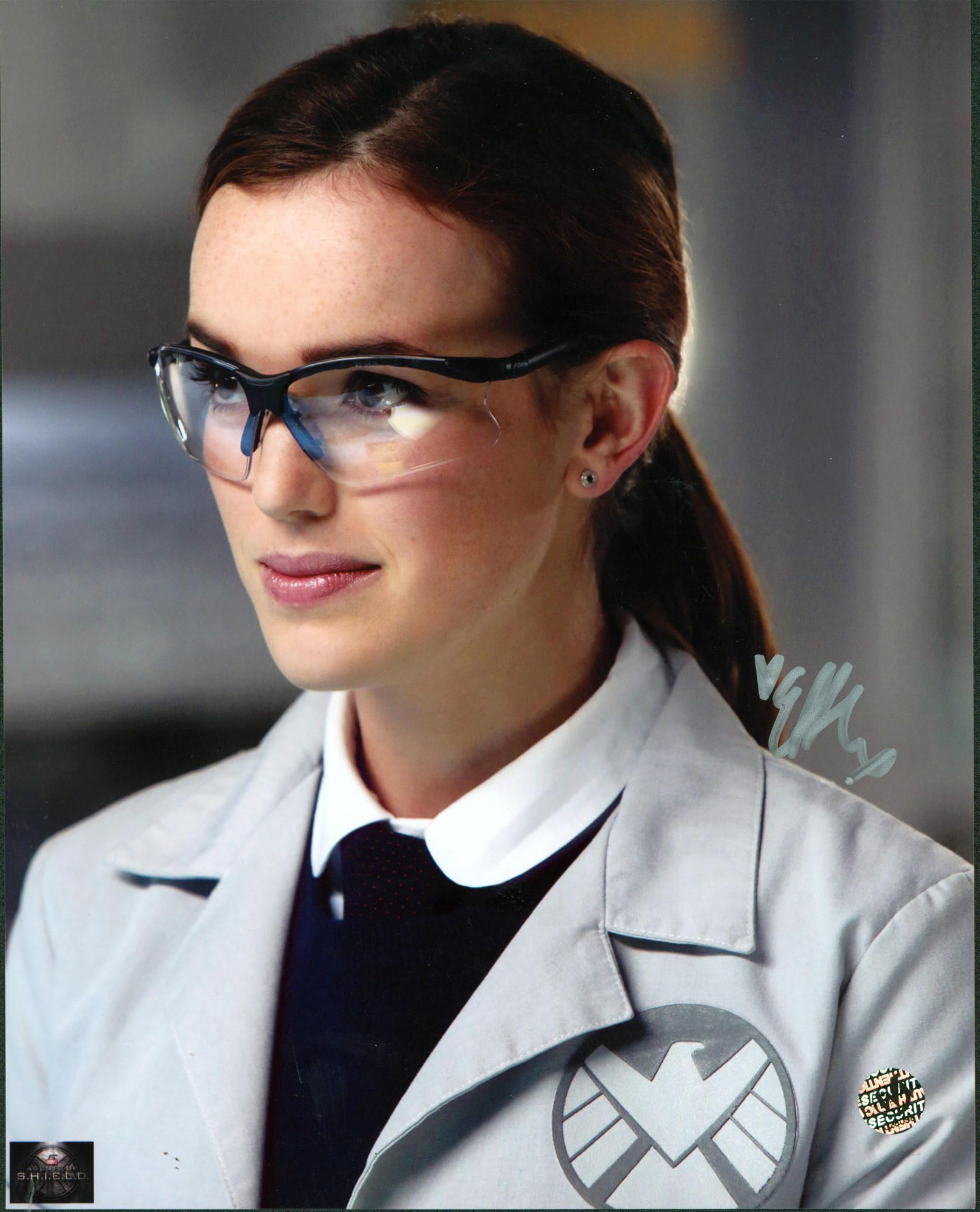 Elizabeth Henstridge Marvel's Agents of SHIELD Signed 8x10 Photo Wizard World 3