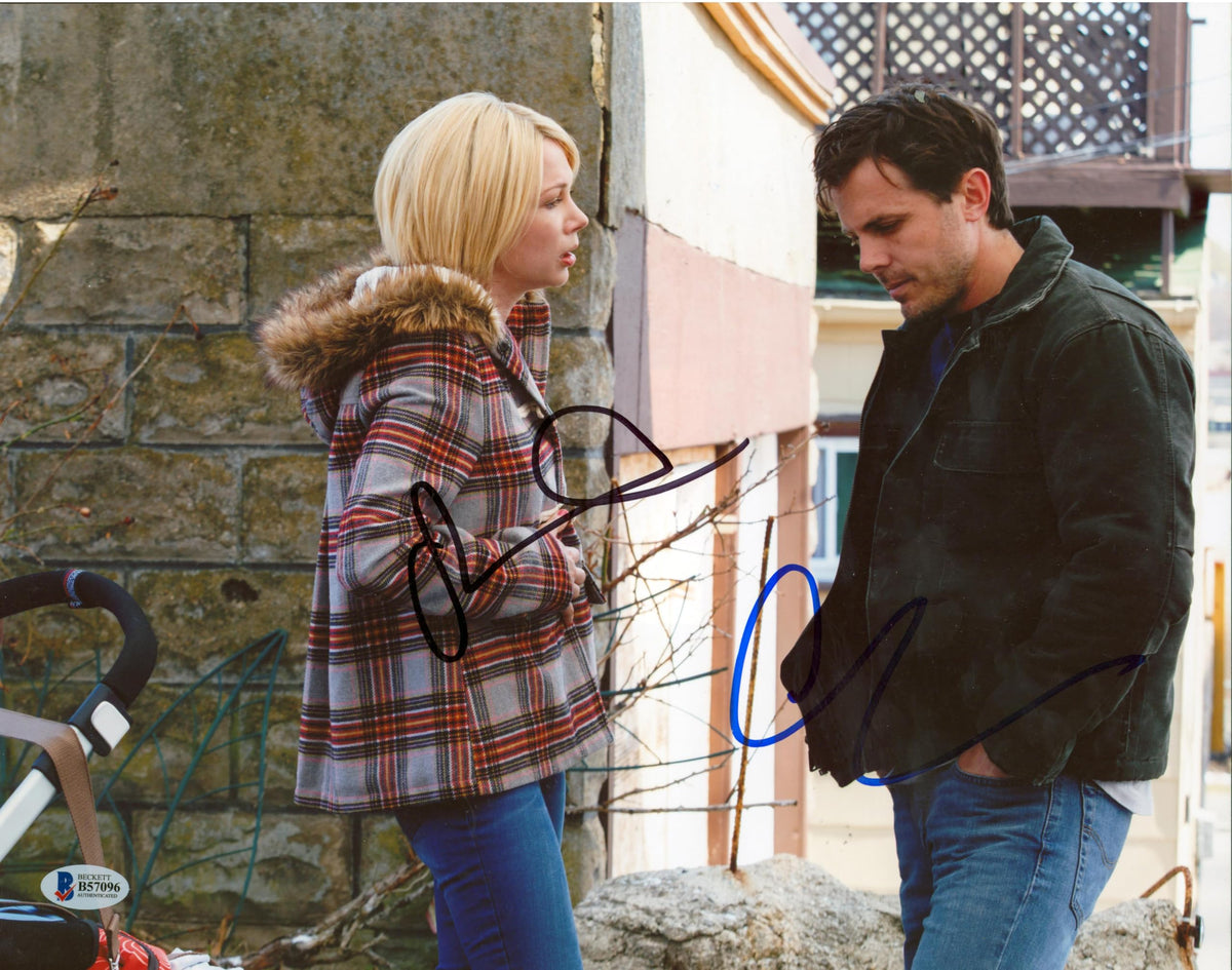 Michelle Williams & Casey Affleck Manchester by the Sea Signed 11x14 Photo BAS