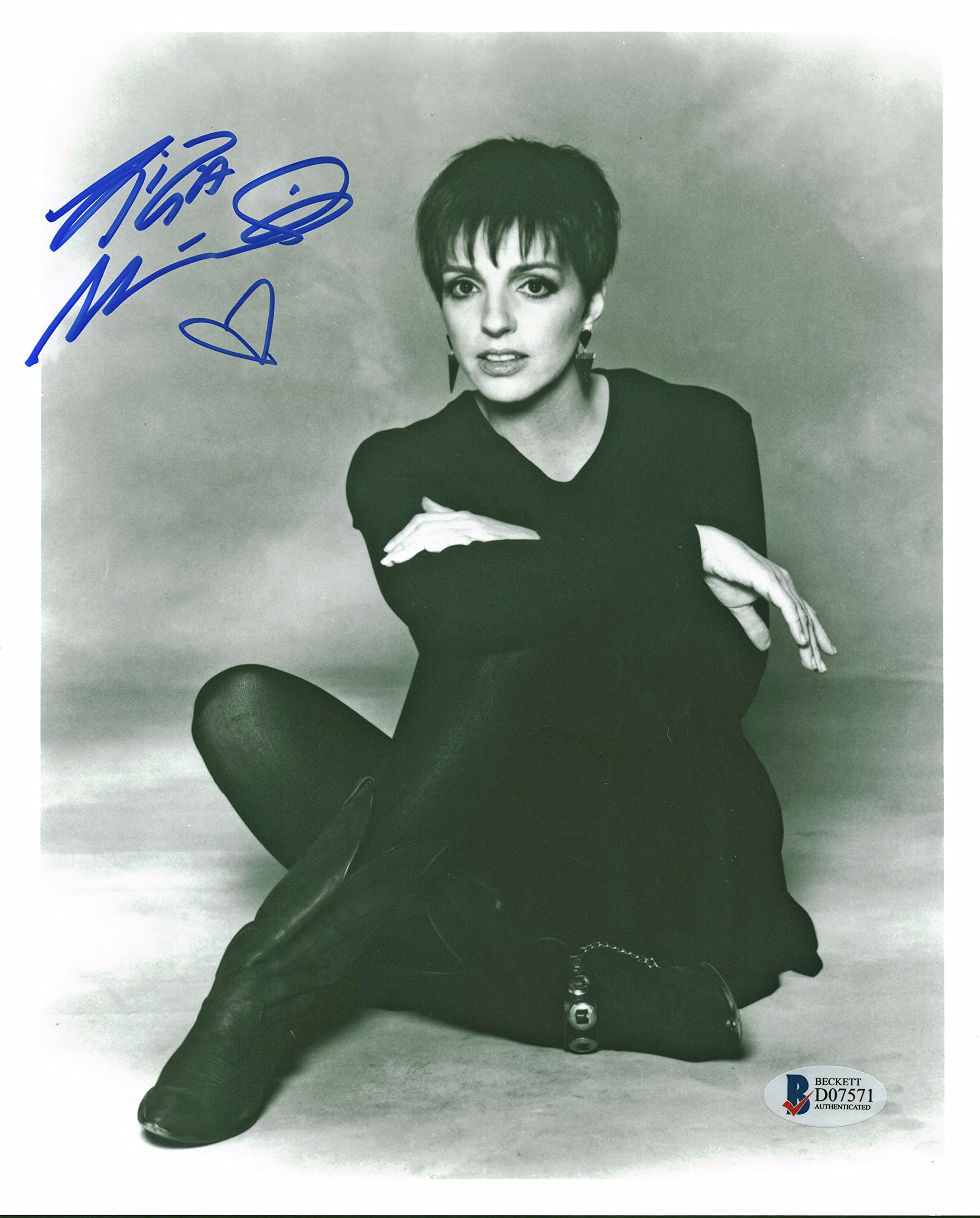 Liza Minnelli Cabaret Authentic Signed 8x10 B&W Photo Autographed BAS #D07571