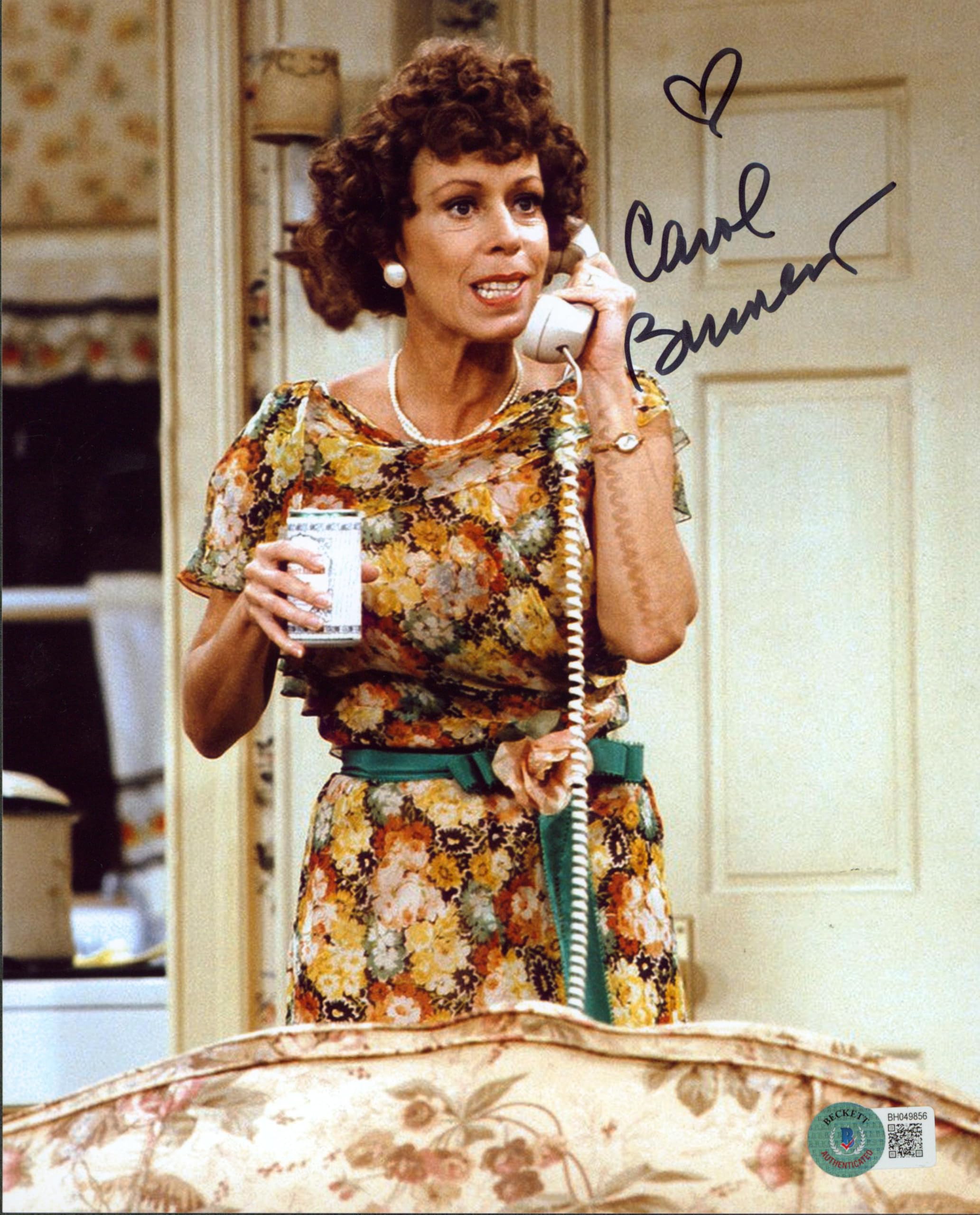 Carol Burnett Authentic Signed 8x10 Vertical Photo Autographed BAS 1