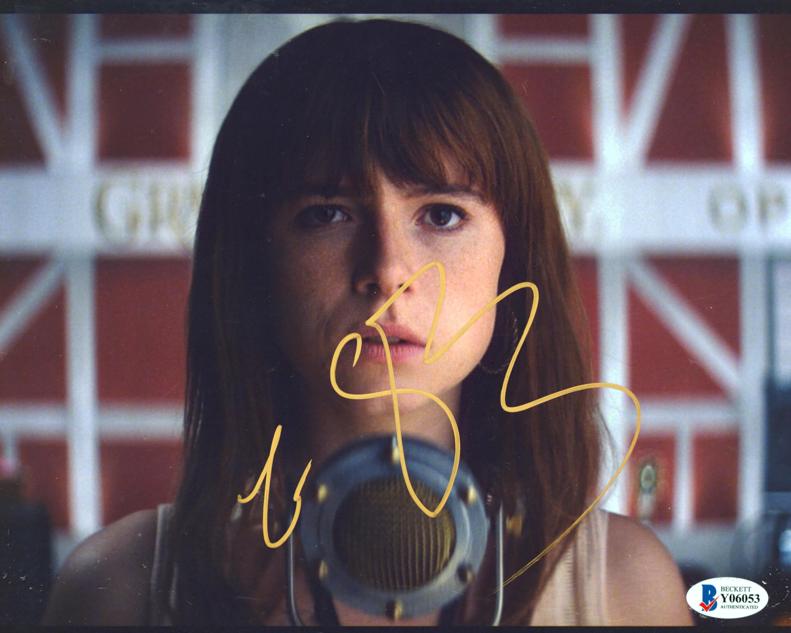 Jessie Buckley The Lost Daughter Authentic Signed 8x10 Photo BAS #Y06053