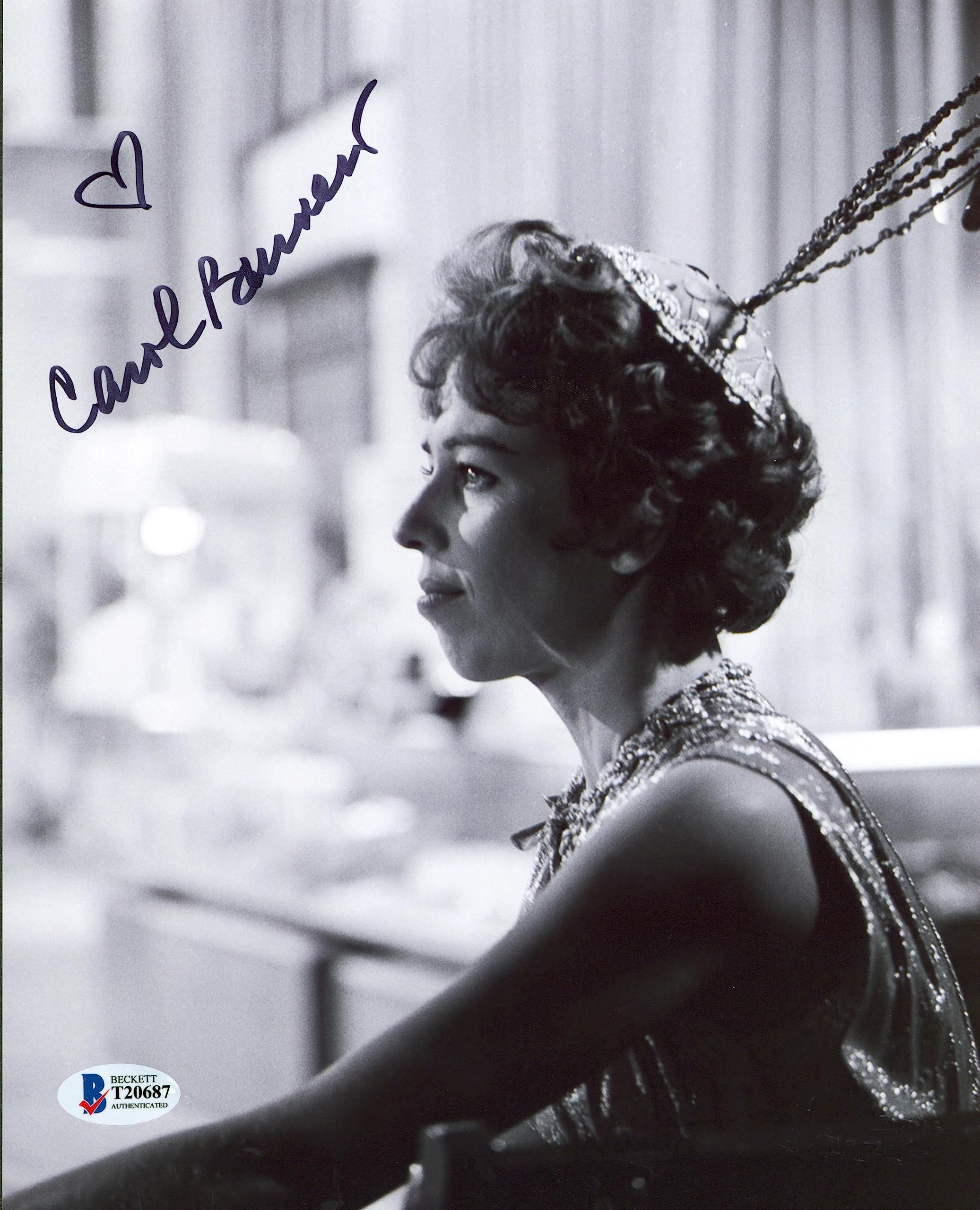 Carol Burnett Authentic Signed 8x10 Black & White Photo Autographed BAS #T20687