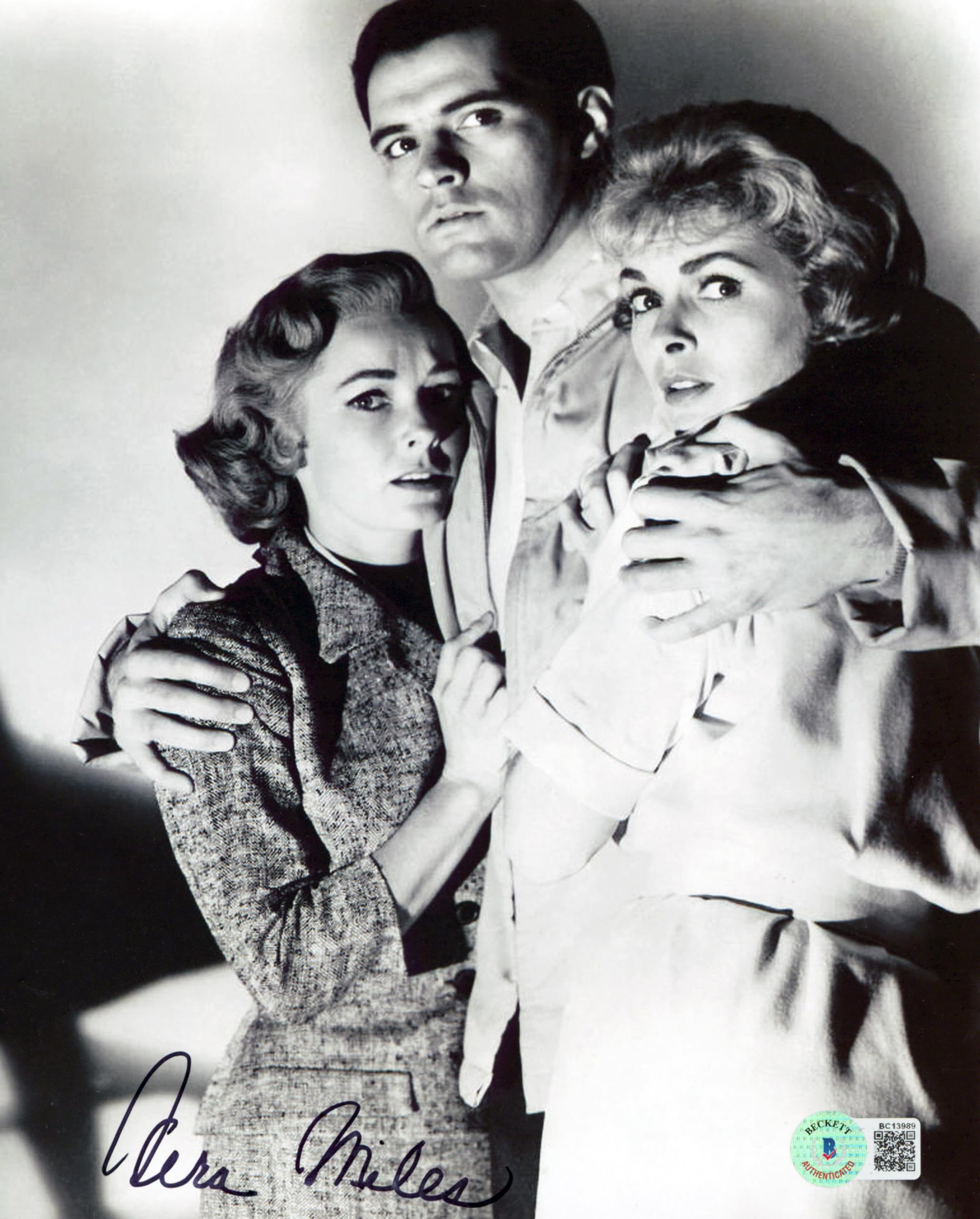 Vera Miles Psycho Authentic Signed 8x10 Photo Autographed BAS #BC13989