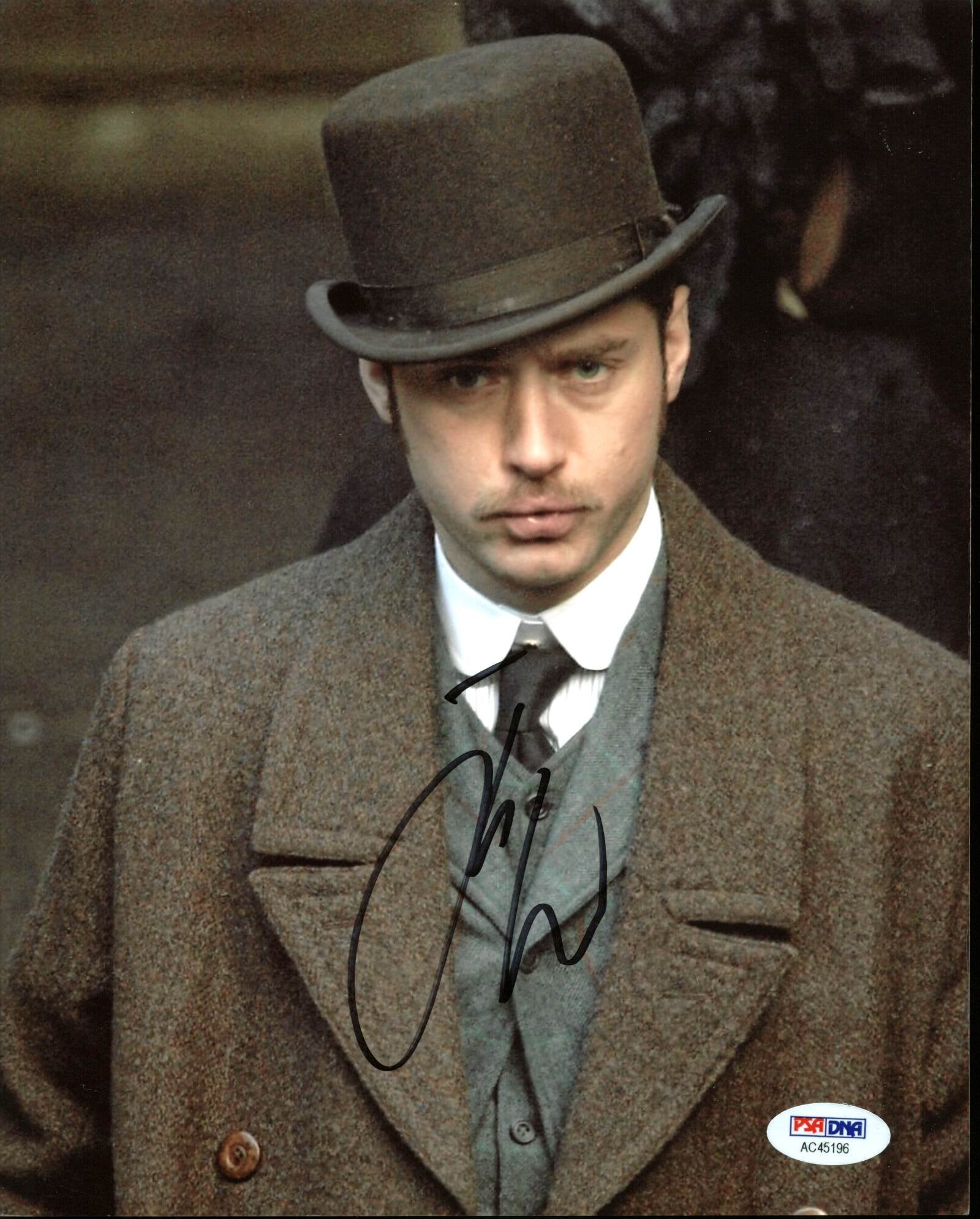 Jude Law Sherlock Holmes Authentic Signed 8X10 Photo PSA/DNA #AC45196