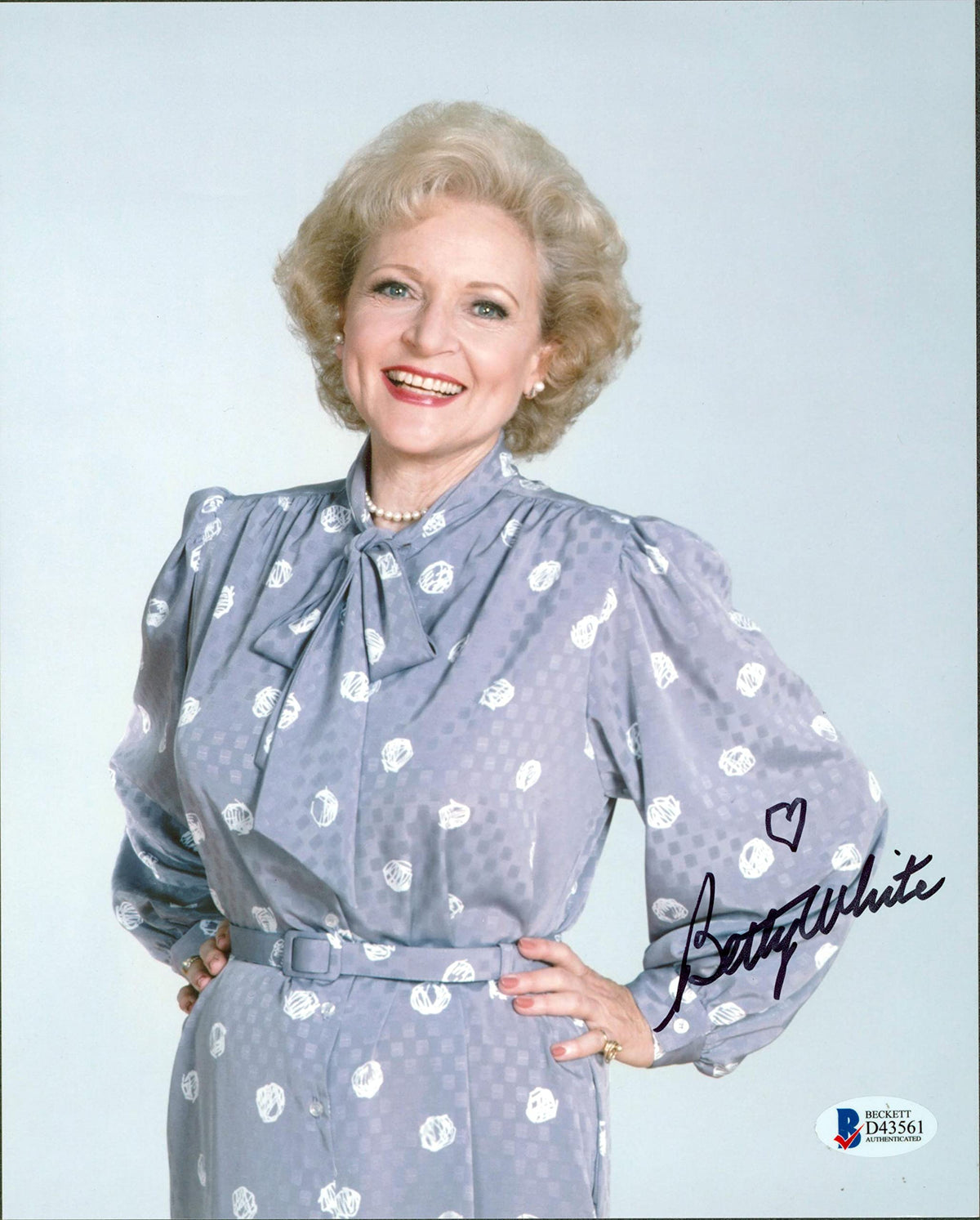 Betty White The Golden Girls Authentic Signed 8x10 Photo BAS #D43561