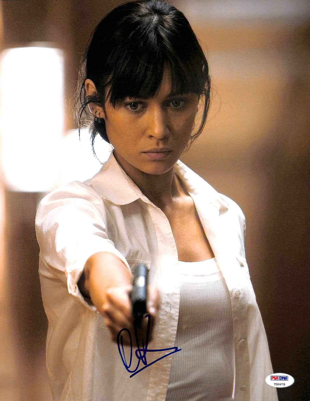 Olga Kurylenko Quantum Of Solace Signed Authentic 11X14 Photo PSA/DNA #T50678