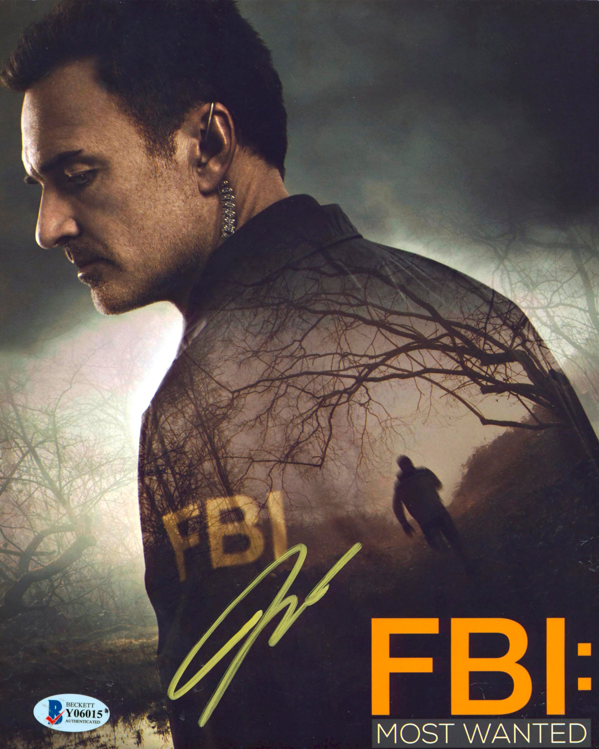 Julian McMahon FBI: Most Wanted Authentic Signed 8x10 Photo BAS #Y06015