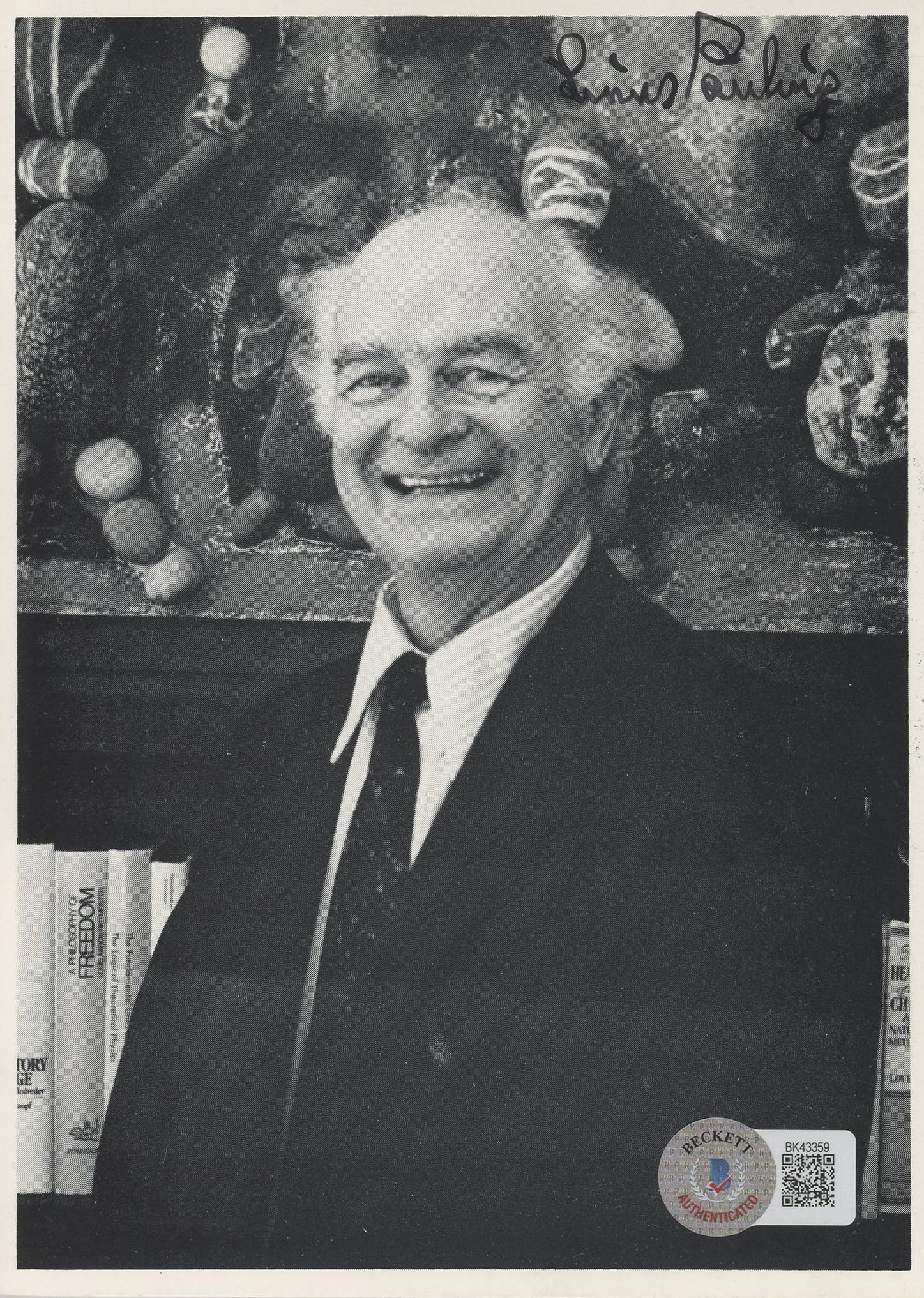 Linus Pauling Chemist Authentic Signed 5x7 Black & White Photo BAS #BK43359