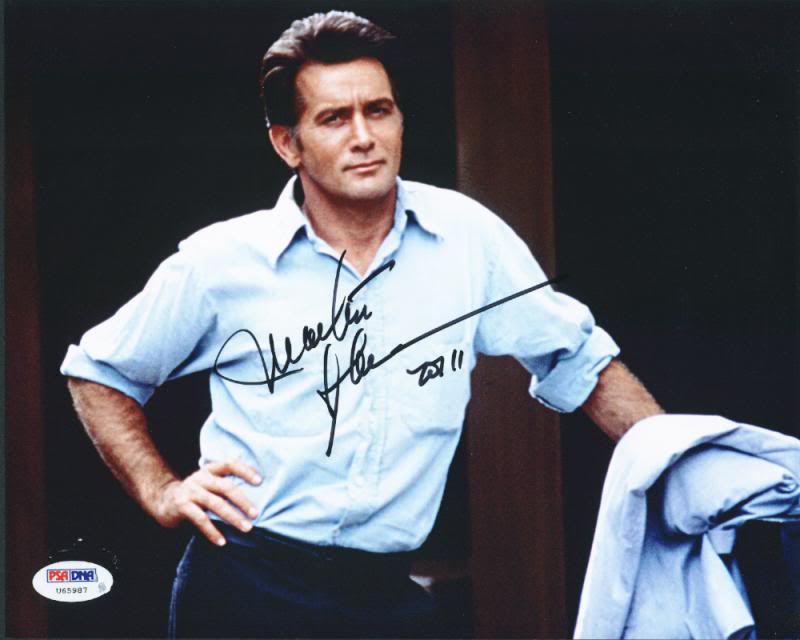 Martin Sheen Signed Authentic 8X10 Photo Autographed PSA/DNA #U65987
