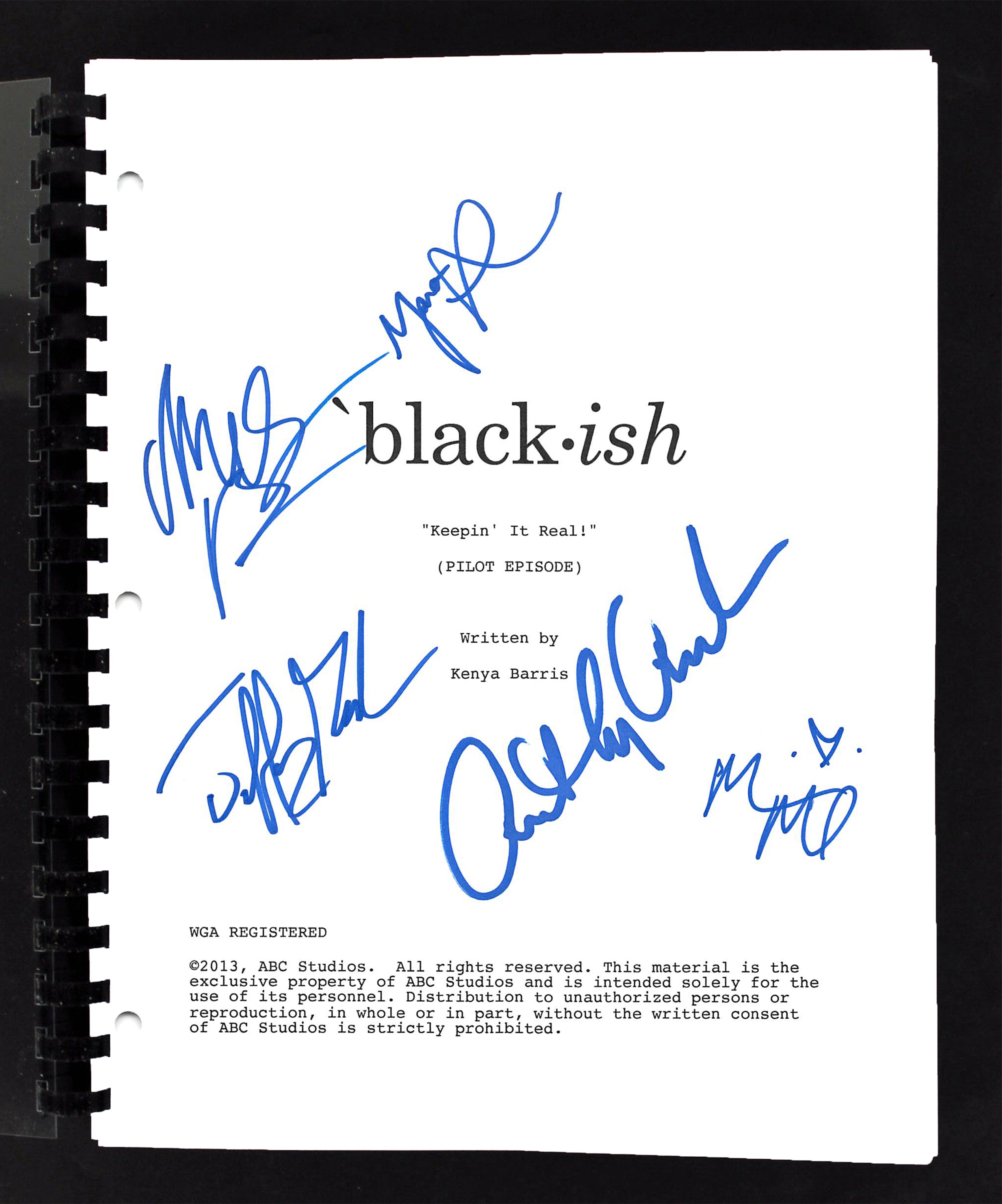 Black-ish Cast (5) Anderson, Shahidi, Martin +2 Signed Movie Script BAS #AC33458