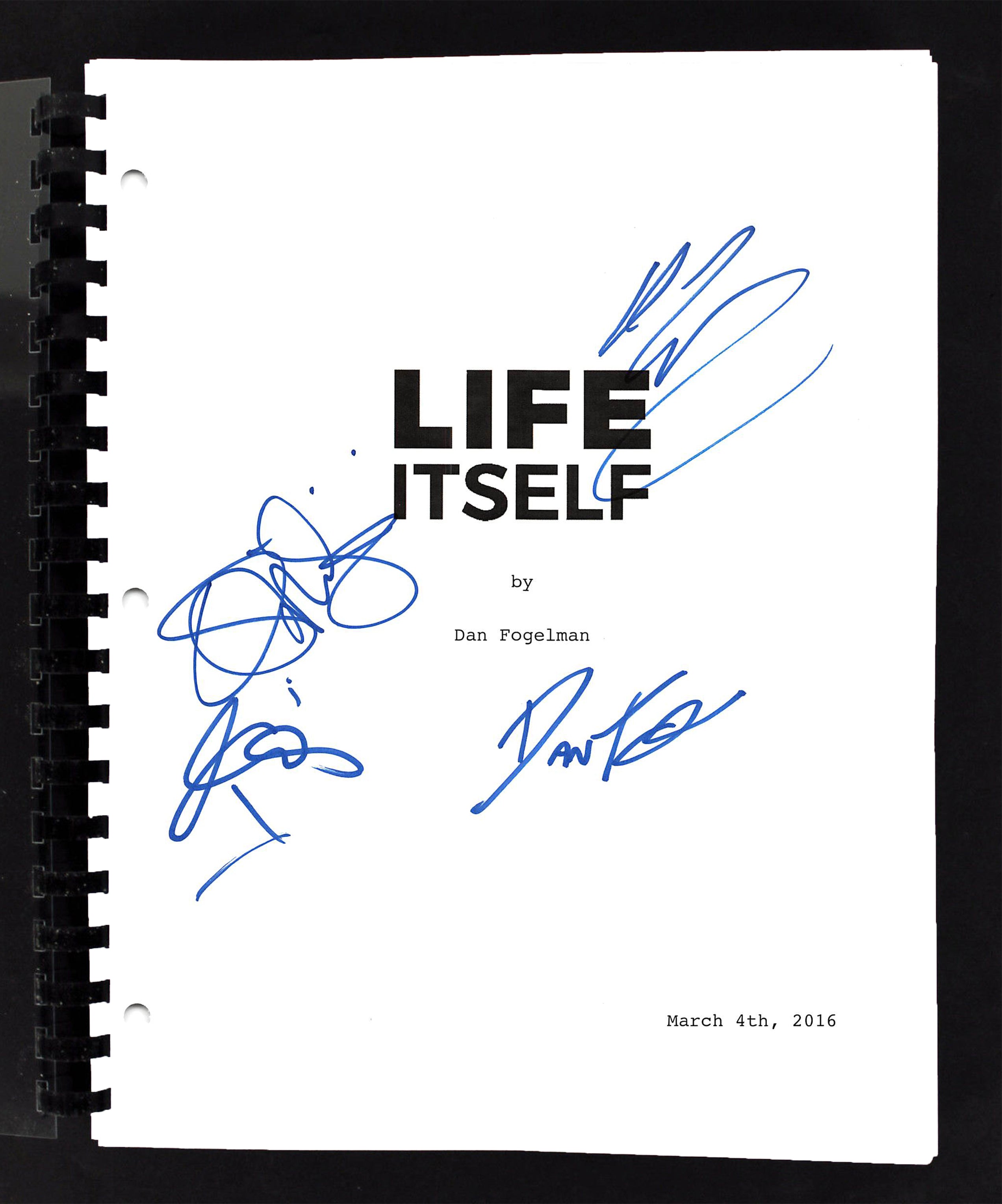Life Itself Cast (4) Wilde, Patinkin, Fogelman, & Costa Signed Movie Script BAS