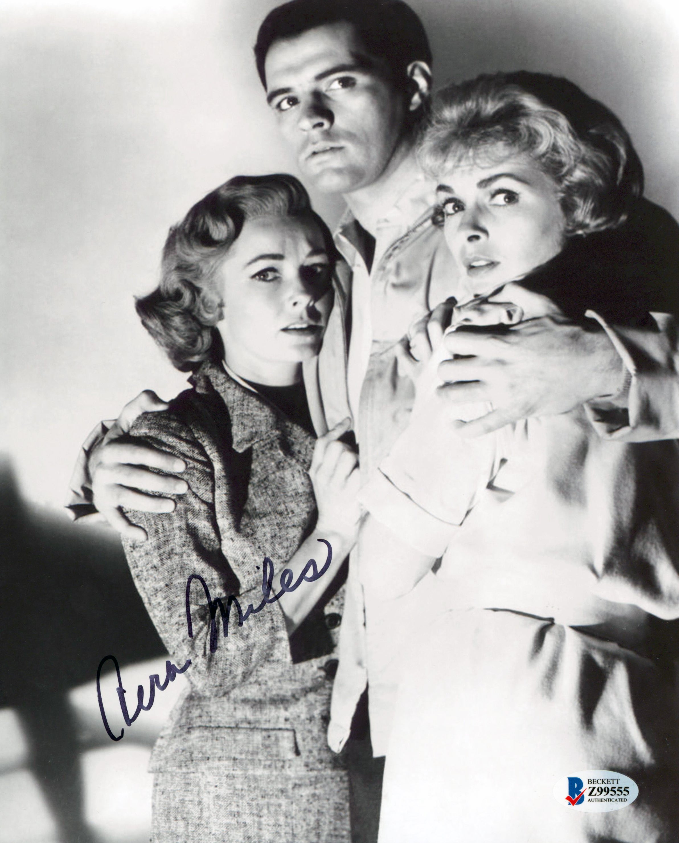 Vera Miles Psycho Authentic Signed 8x10 Photo Autographed BAS #Z99555