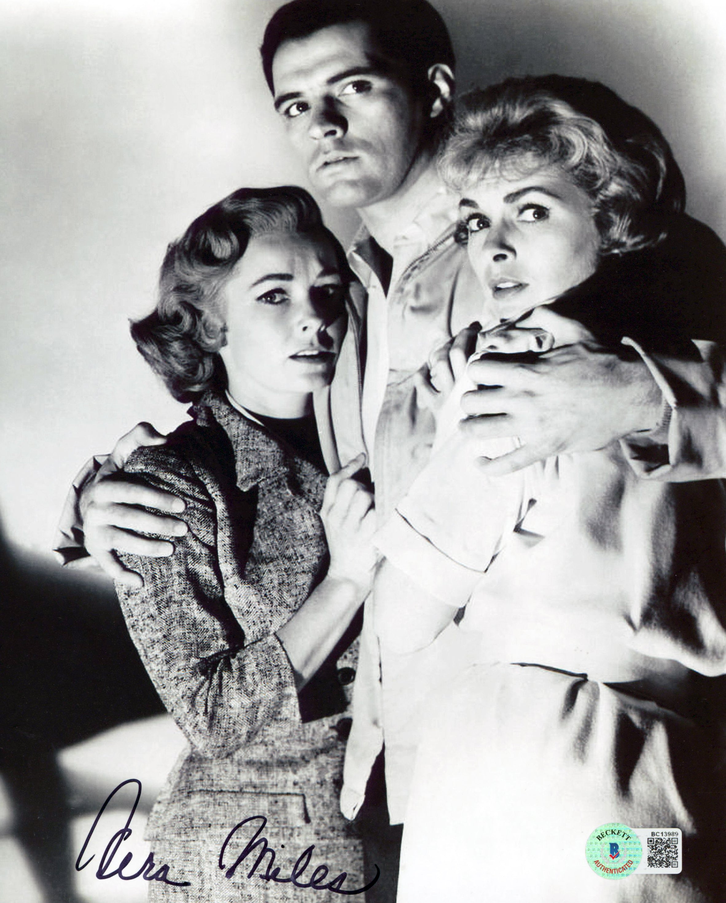 Vera Miles Psycho Authentic Signed 8x10 Photo Autographed BAS #BC13989