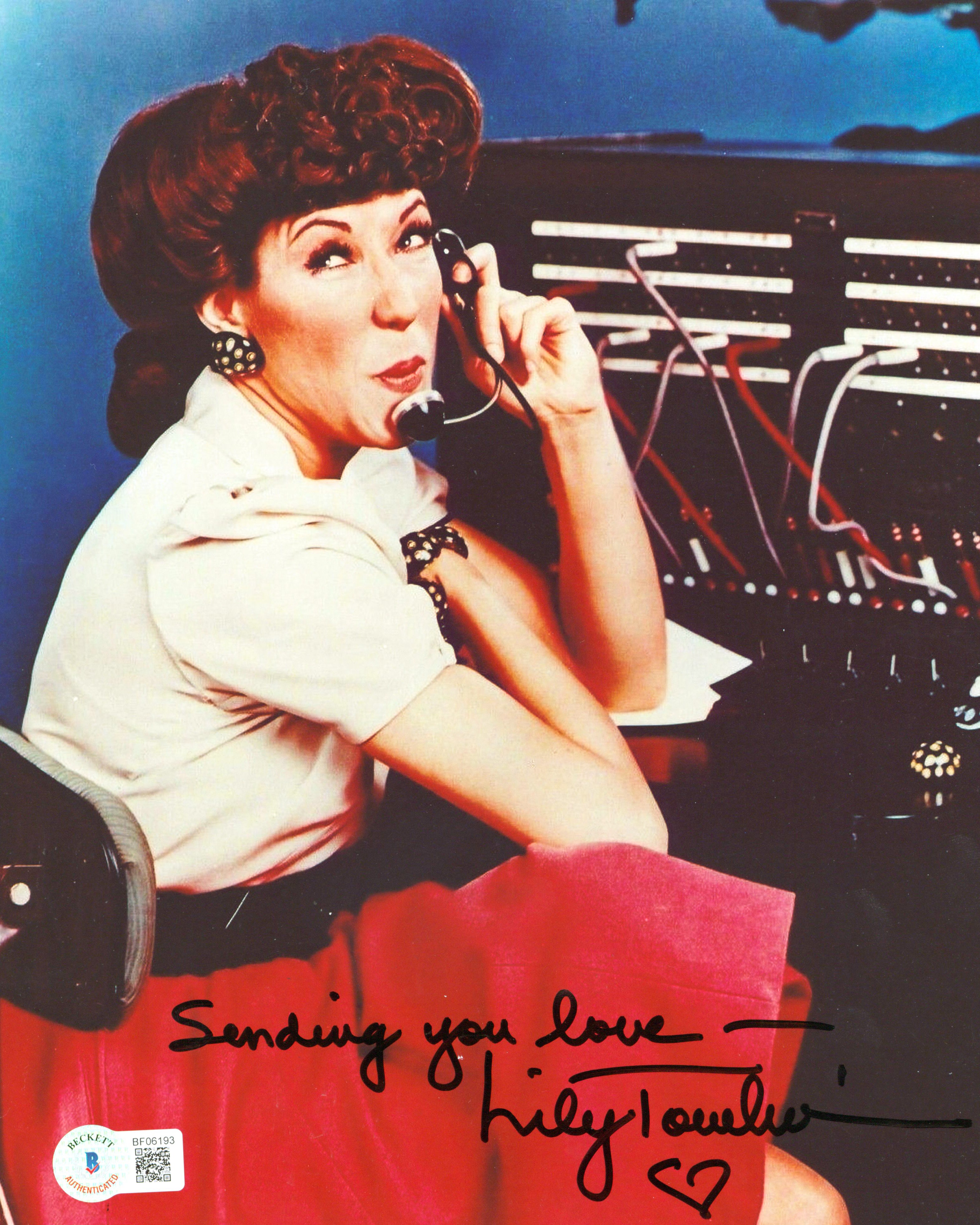 Lily Tomlin Rowan & Martin's Laugh-In "Love" Signed 8x10 Photo BAS #BF06193