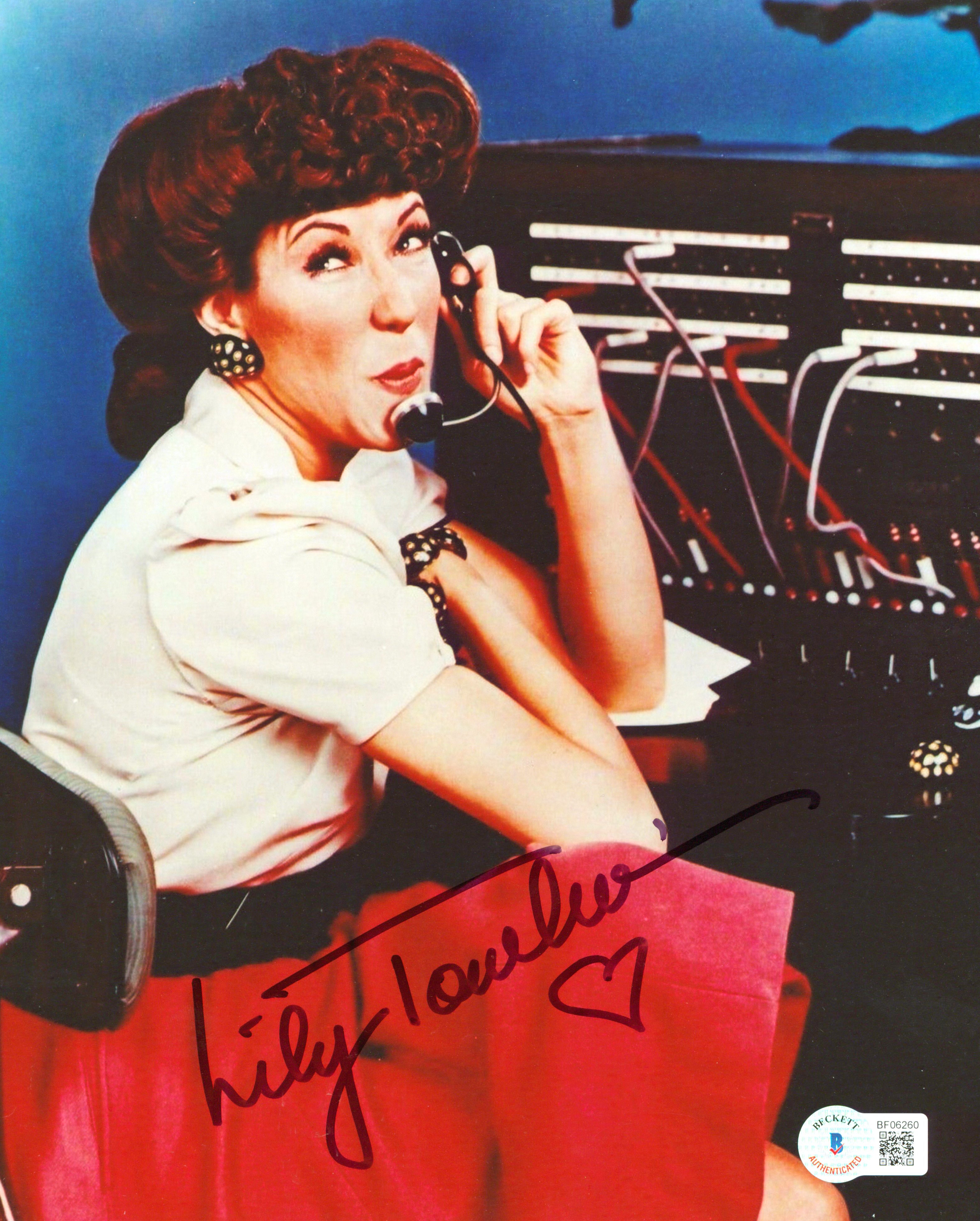 Lily Tomlin Rowan & Martin's Laugh-In Signed 8x10 Vertical Photo BAS 1