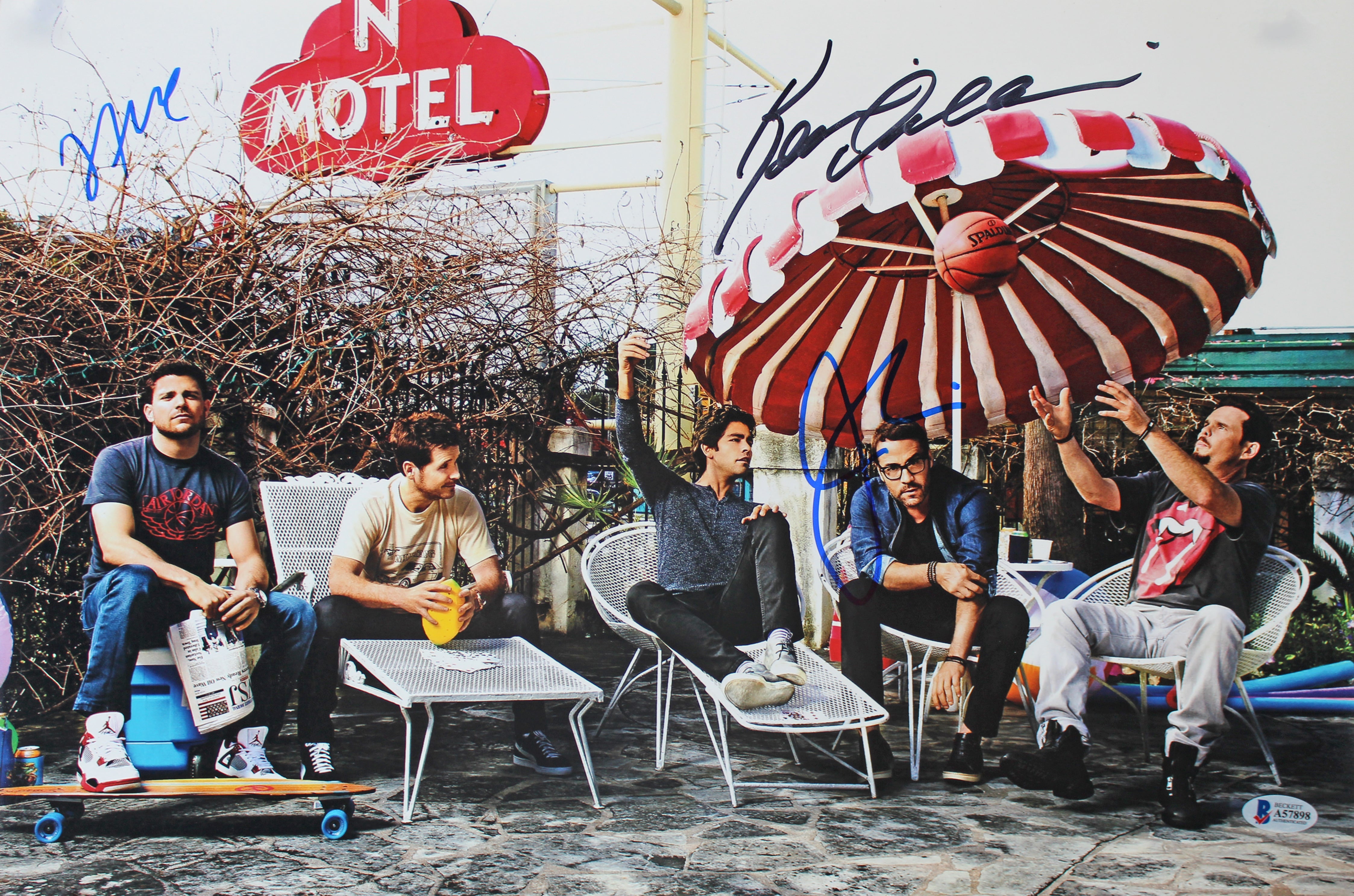 Entourage (4) Dillon, Ferrera, Connelly & Piven Signed 12x18 Photo BAS #A57898