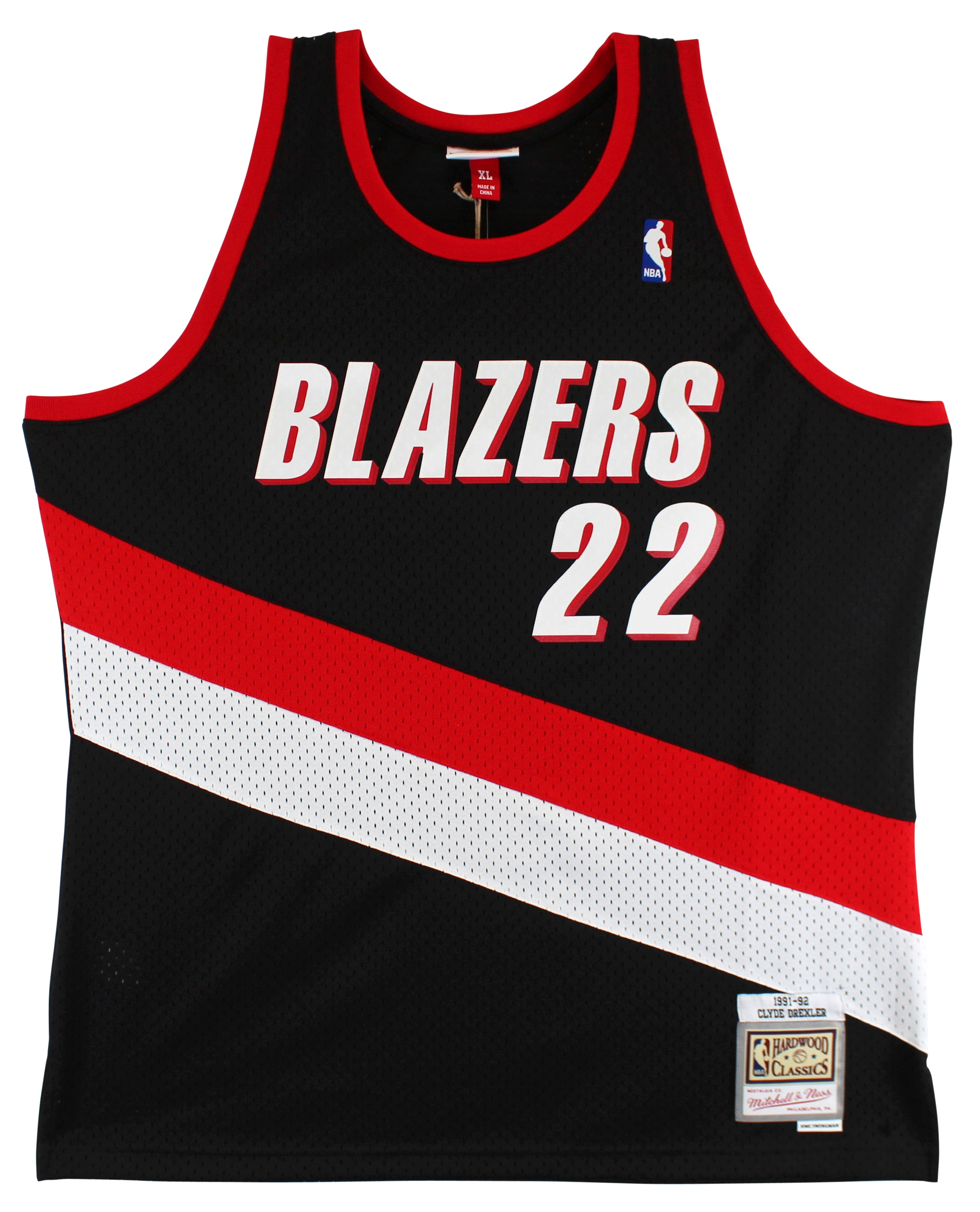 Blazers Clyde Drexler "HOF 04" Signed Black Mitchell & Ness Jersey BAS Witnessed