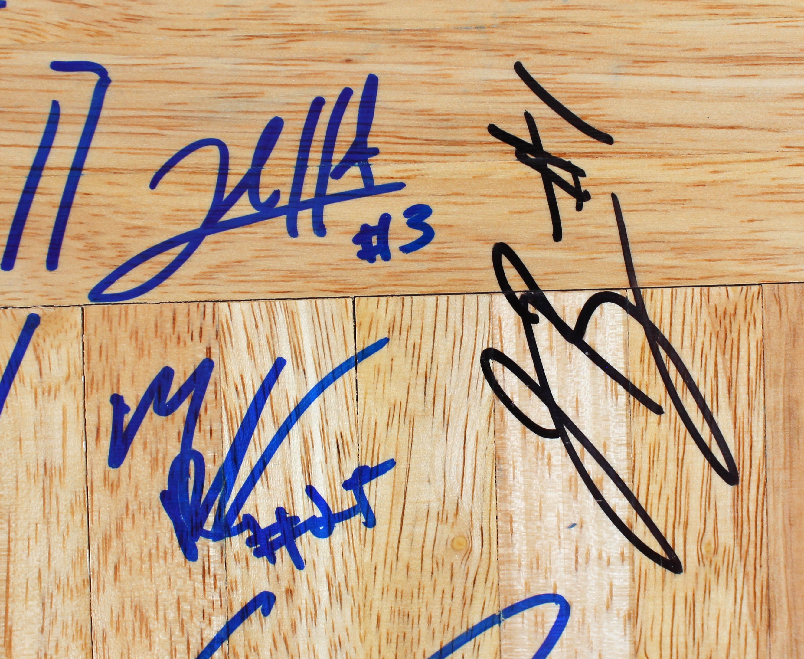 2015-16 Villanova (14) Wright, Bridges +12 Signed 12x12 Floorboard BAS #AB77927