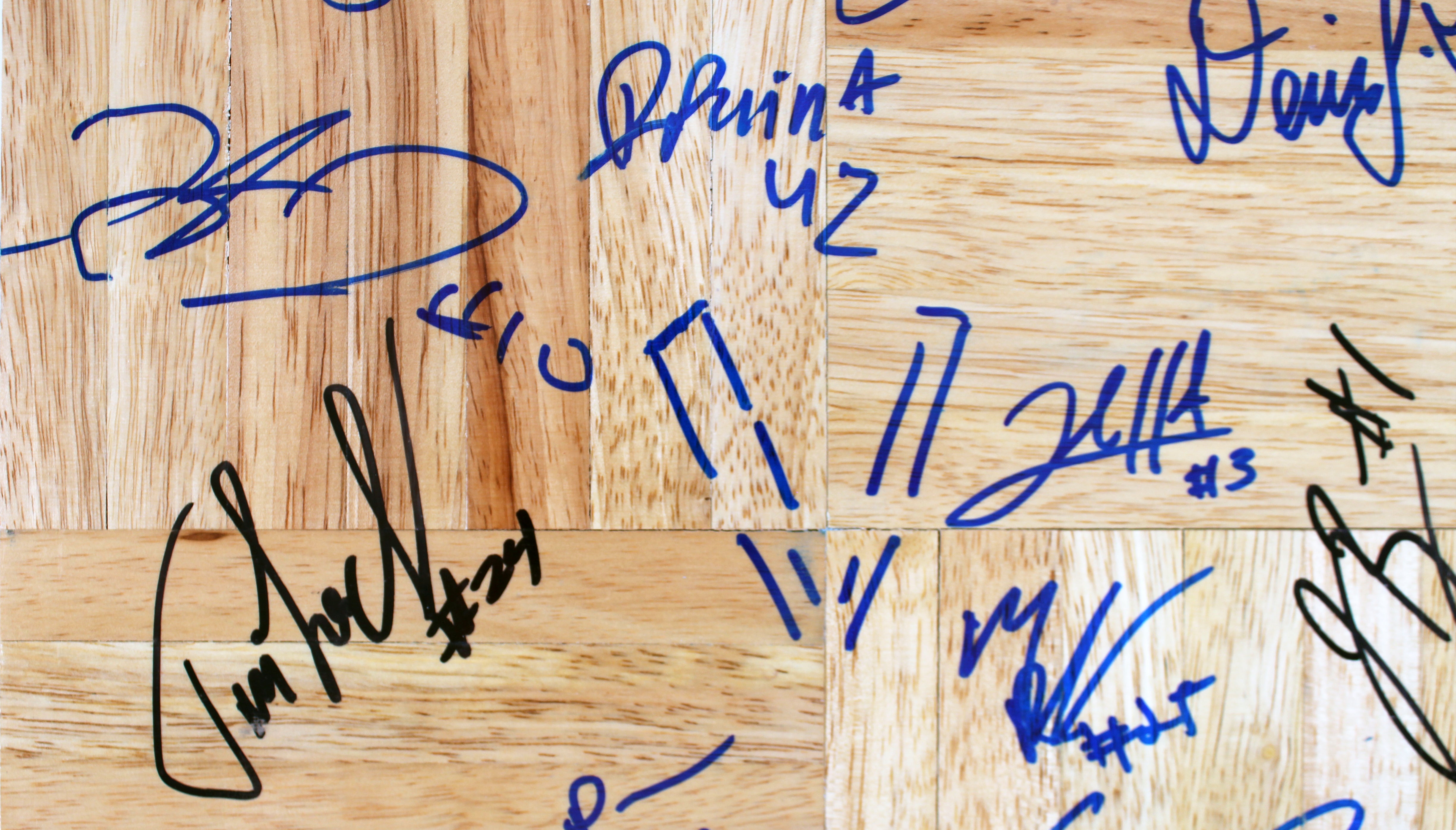 2015-16 Villanova (14) Wright, Bridges +12 Signed 12x12 Floorboard BAS #AB77927