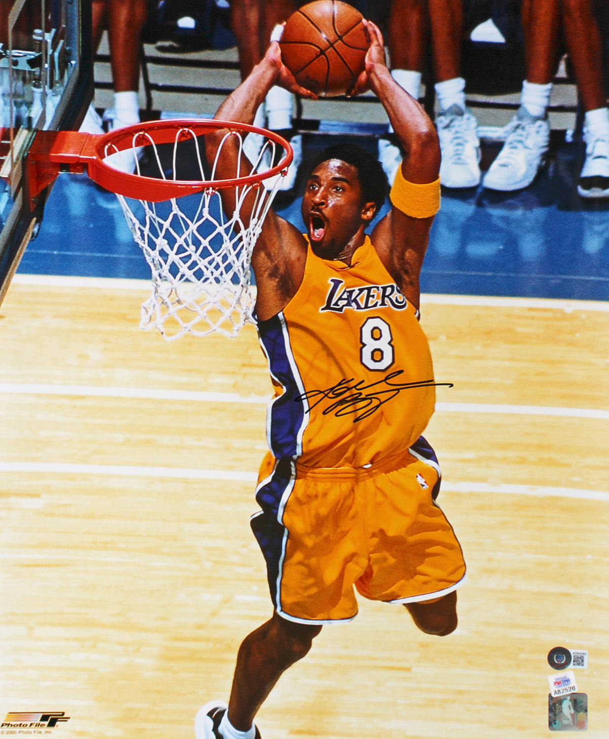 Lakers Kobe Bryant Signed 16x20 Framed Vertical Dunking Photo BAS #AD64060