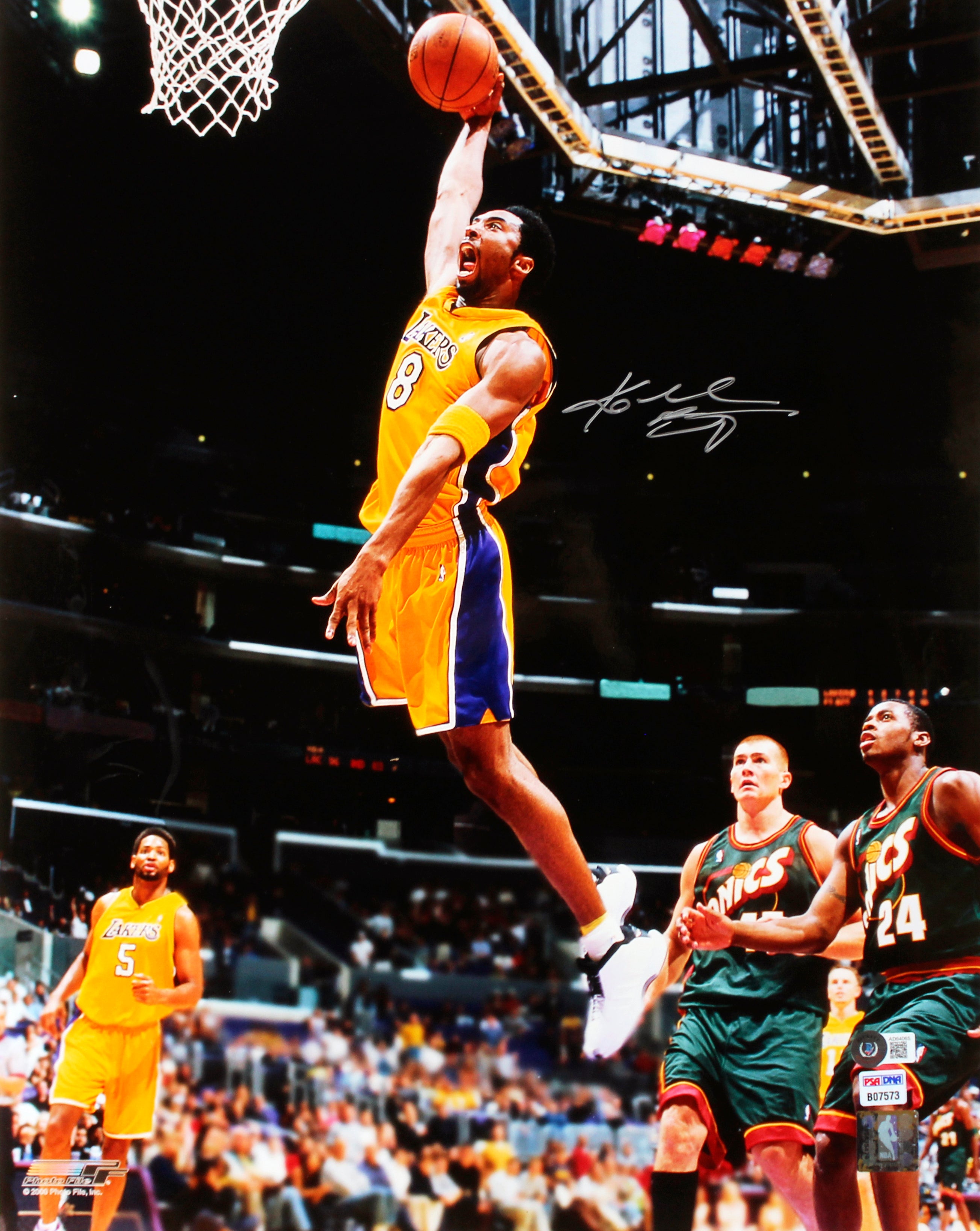 Lakers Kobe Bryant Signed 16x20 Framed Dunking Photo Vs Sonics BAS #AD64065