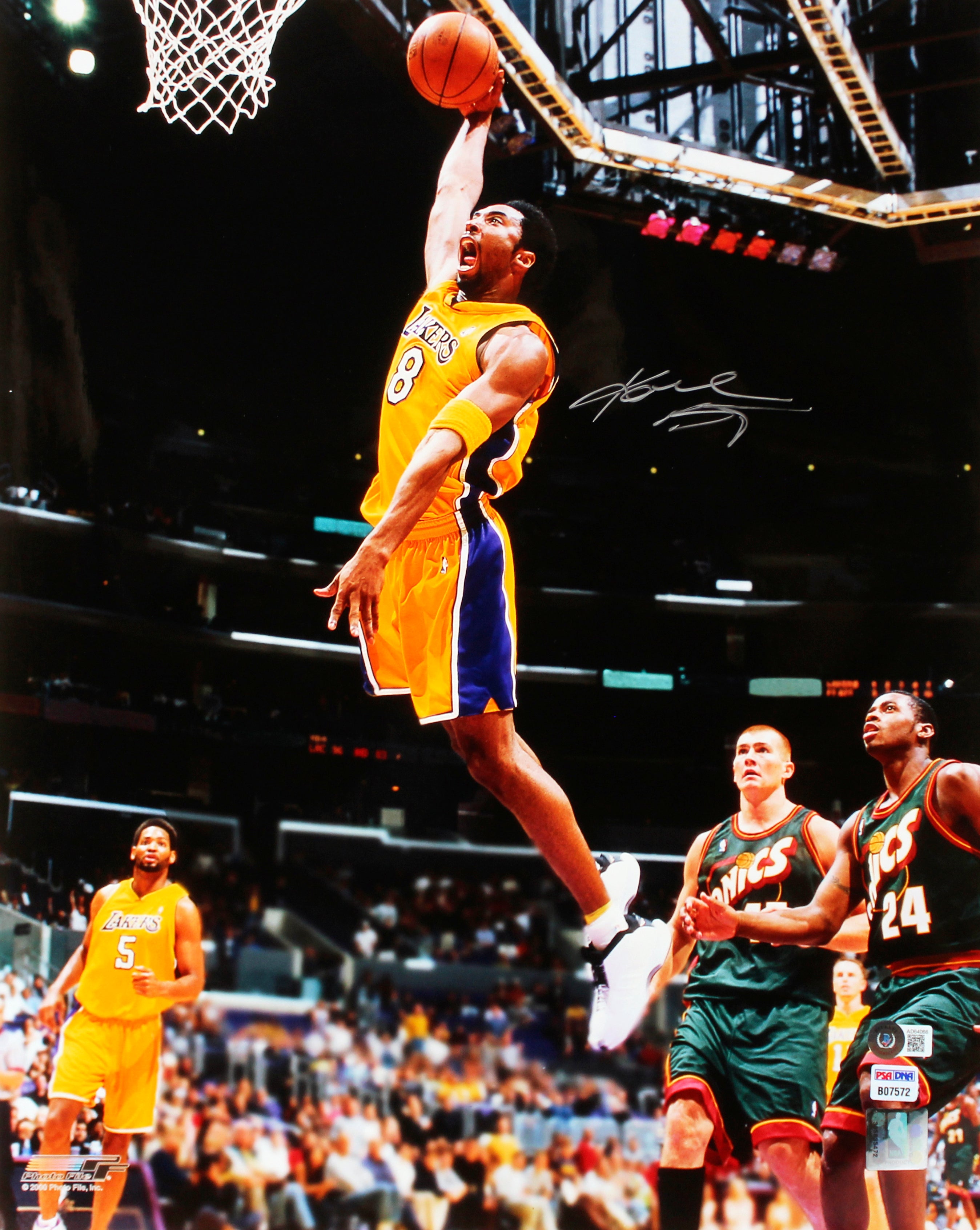 Lakers Kobe Bryant Signed 16x20 Framed Dunking Photo Vs Sonics BAS #AD64066