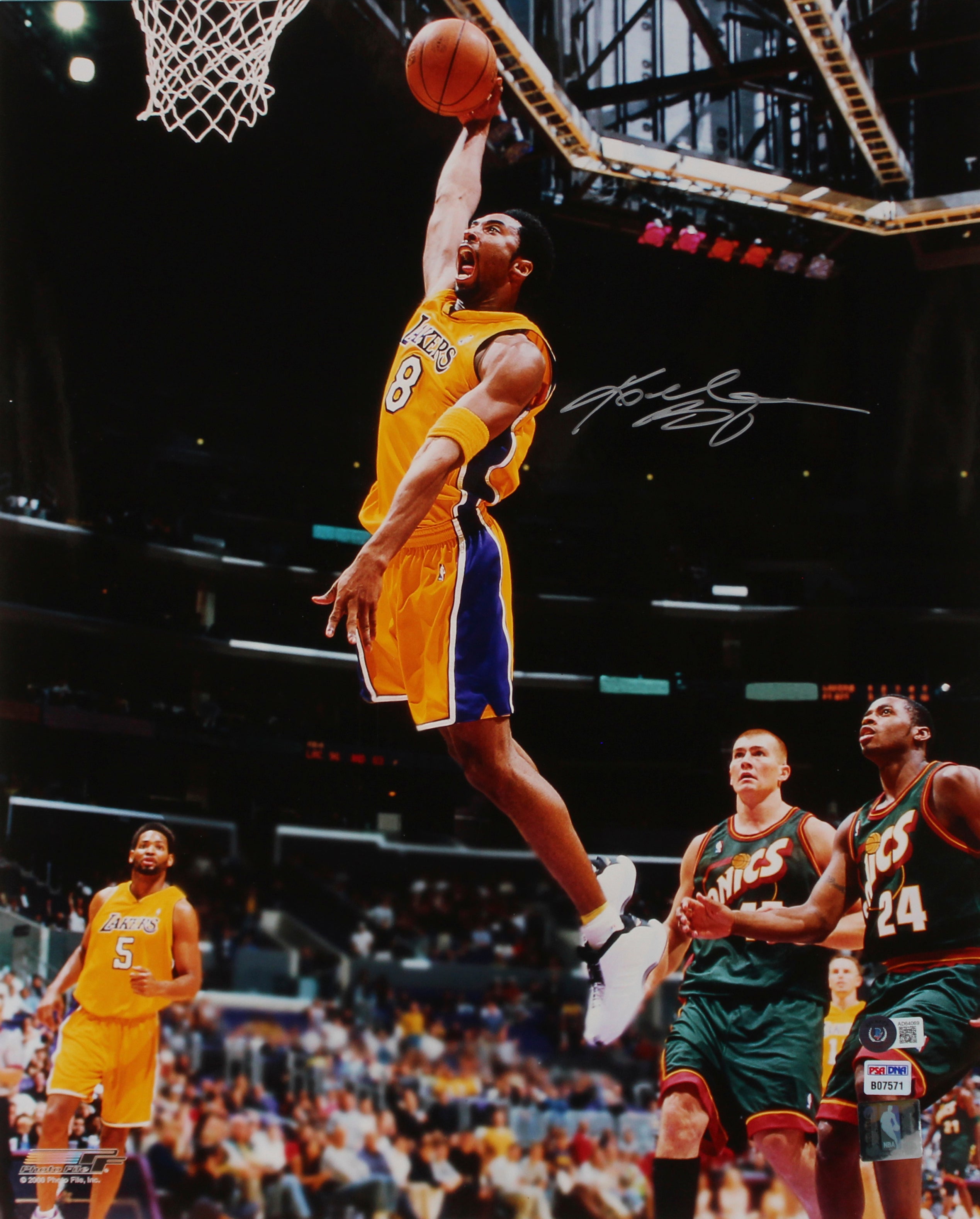 Lakers Kobe Bryant Signed 16x20 Vertical Dunking Framed Photo BAS #AD64069