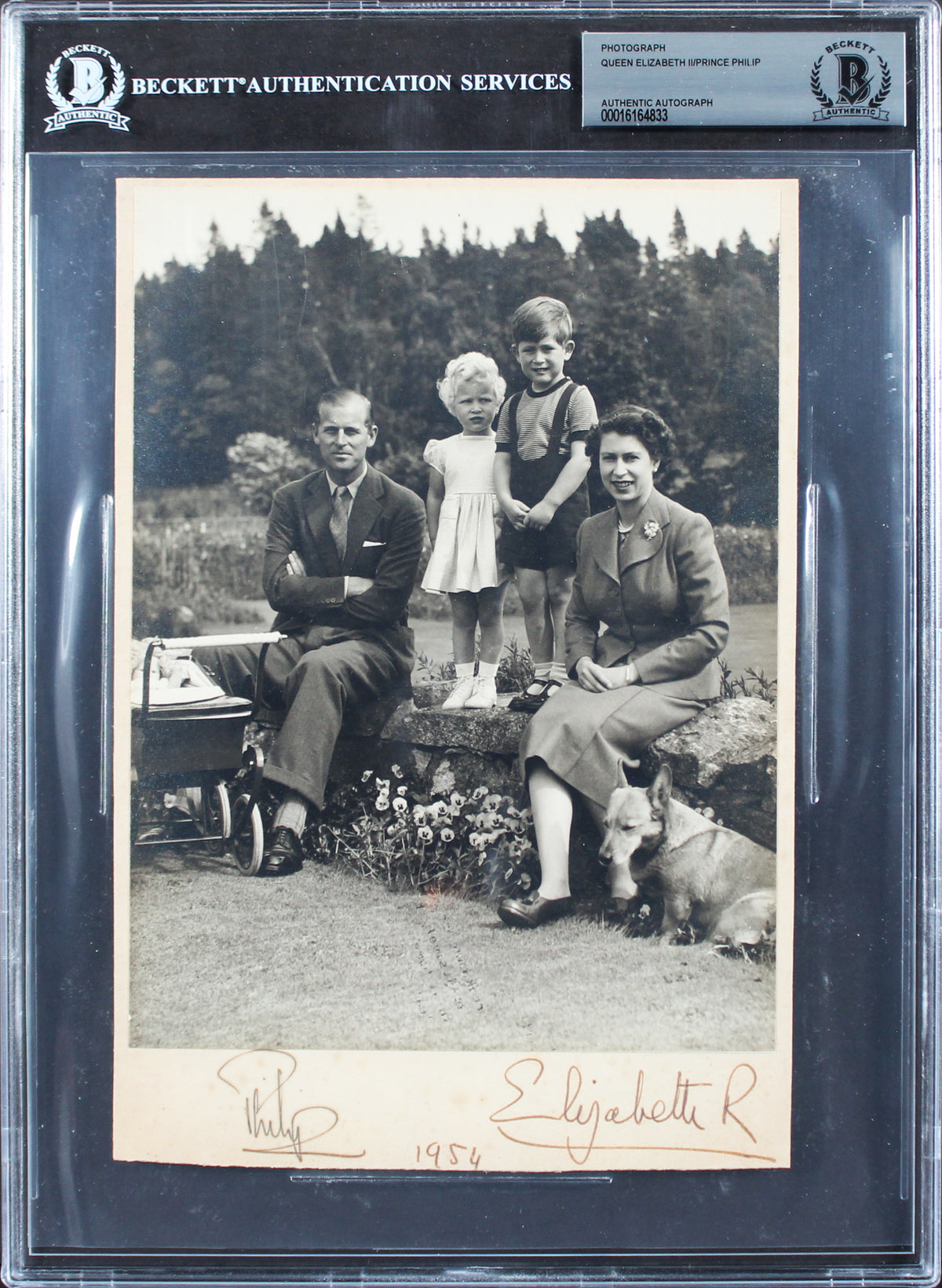 Queen Elizabeth II & Prince Philip Signed 6x8.15 1954 Family Photo BAS Slabbed