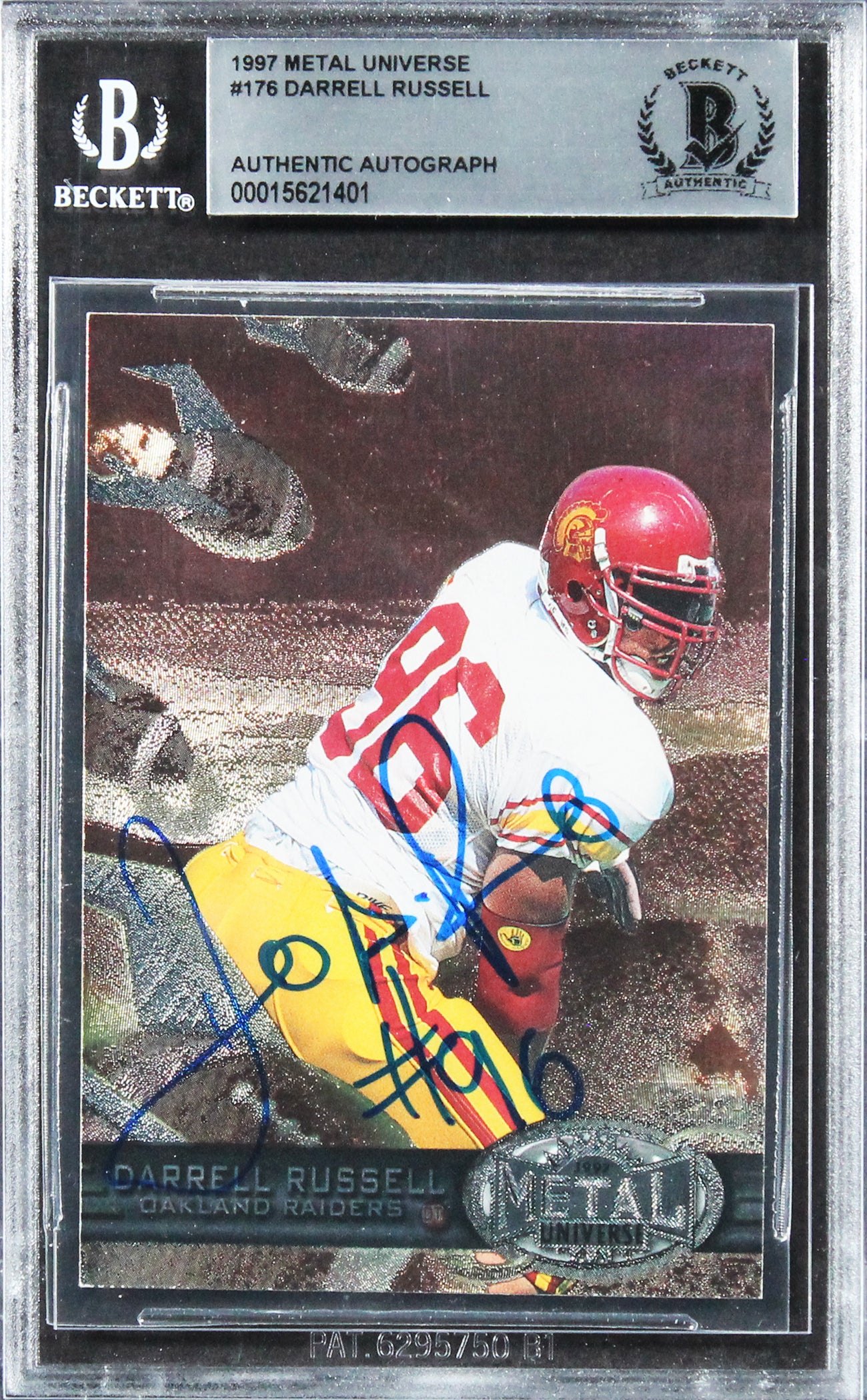 Raiders Darrell Russell Signed 1997 Metal Universe #176 Rookie Card BAS Slabbed