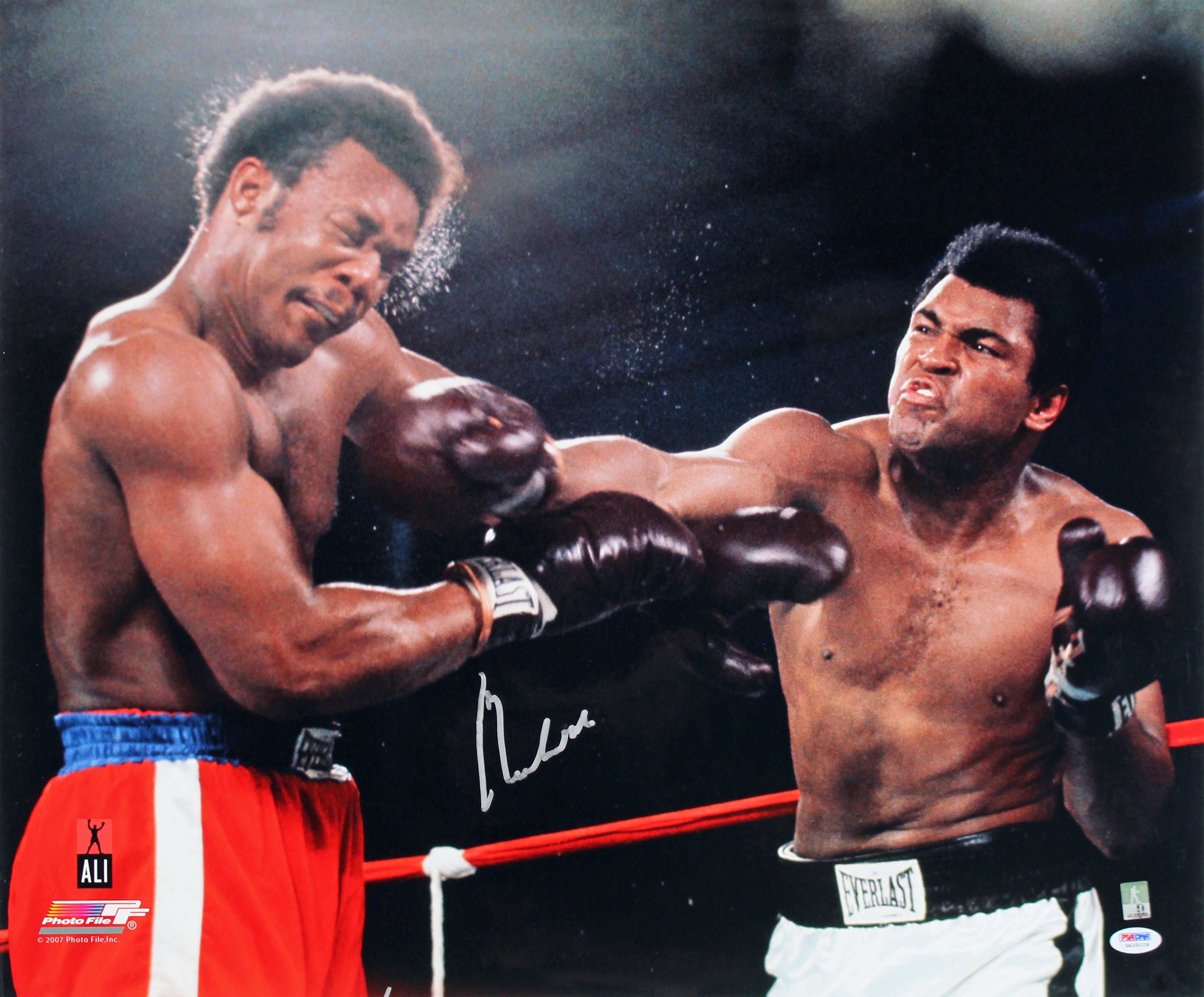 Muhammad Ali Authentic Signed 20x24 Photo Auto Grade Gem 10! PSA Itp #3A35029