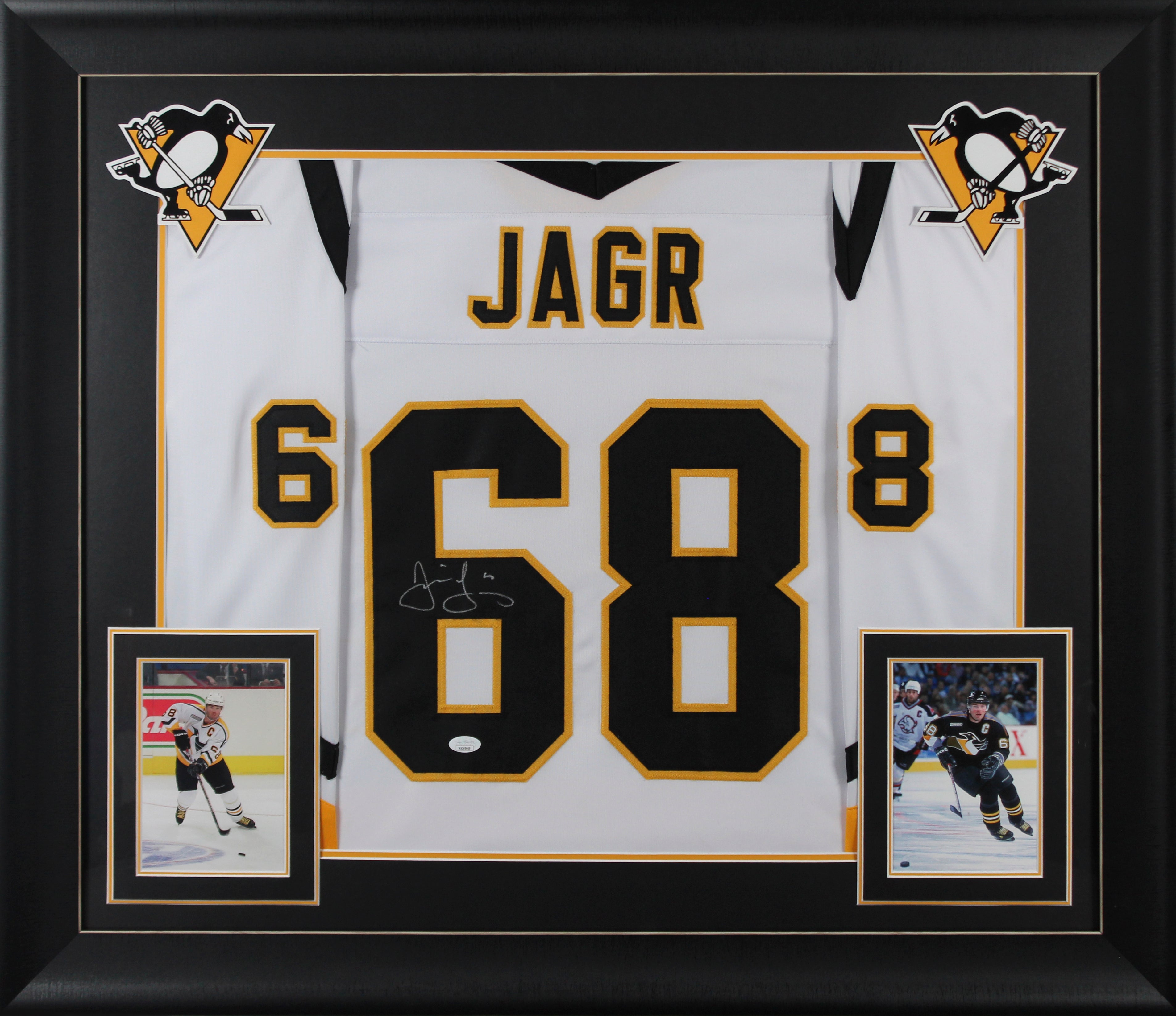 Jaromir Jagr Authentic Signed White Pro Style Framed Jersey Autographed JSA