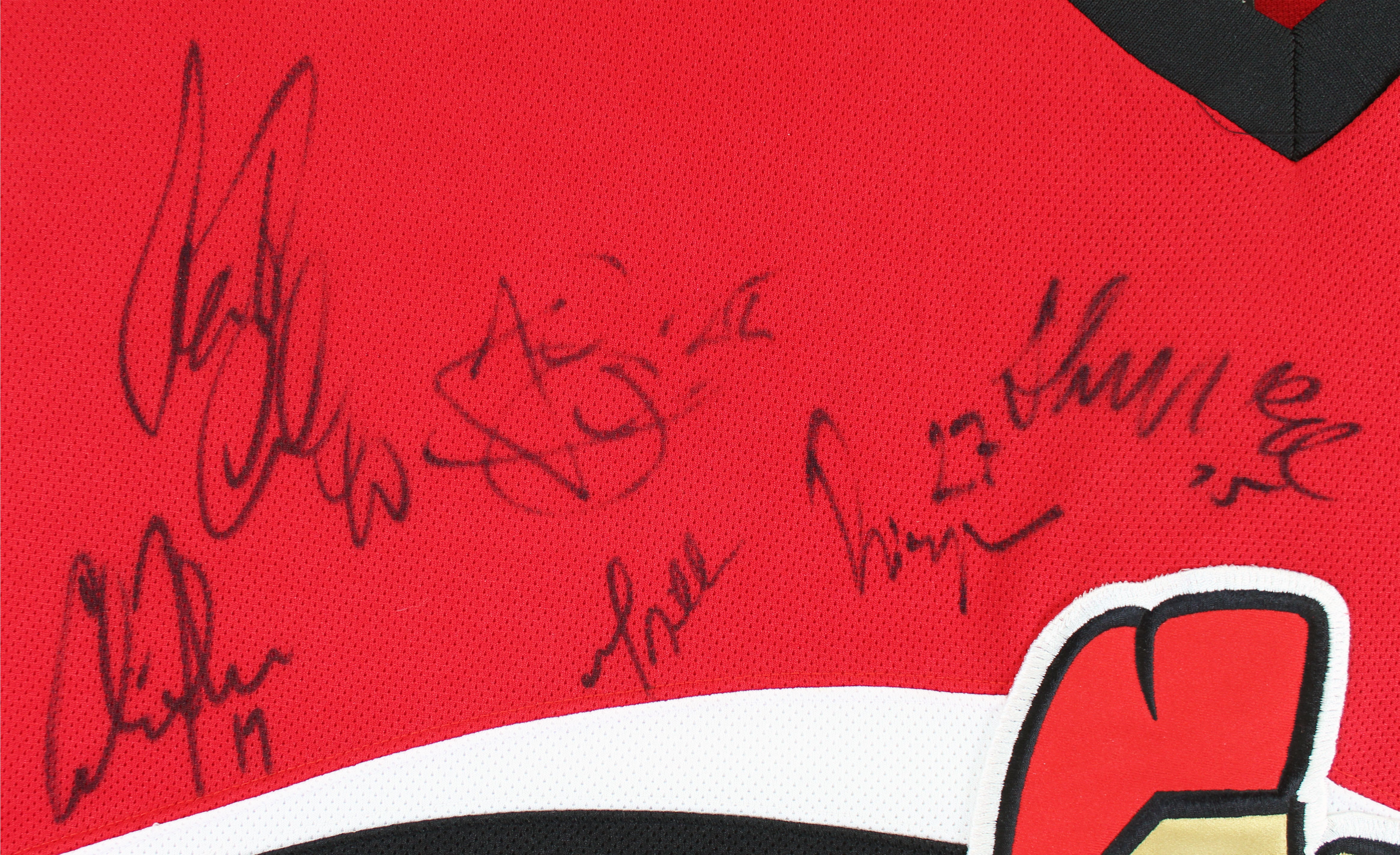 2000-01 Senators (11) Hossa, Forbes +9 Signed Red Pro Player Jersey BAS #AB14589