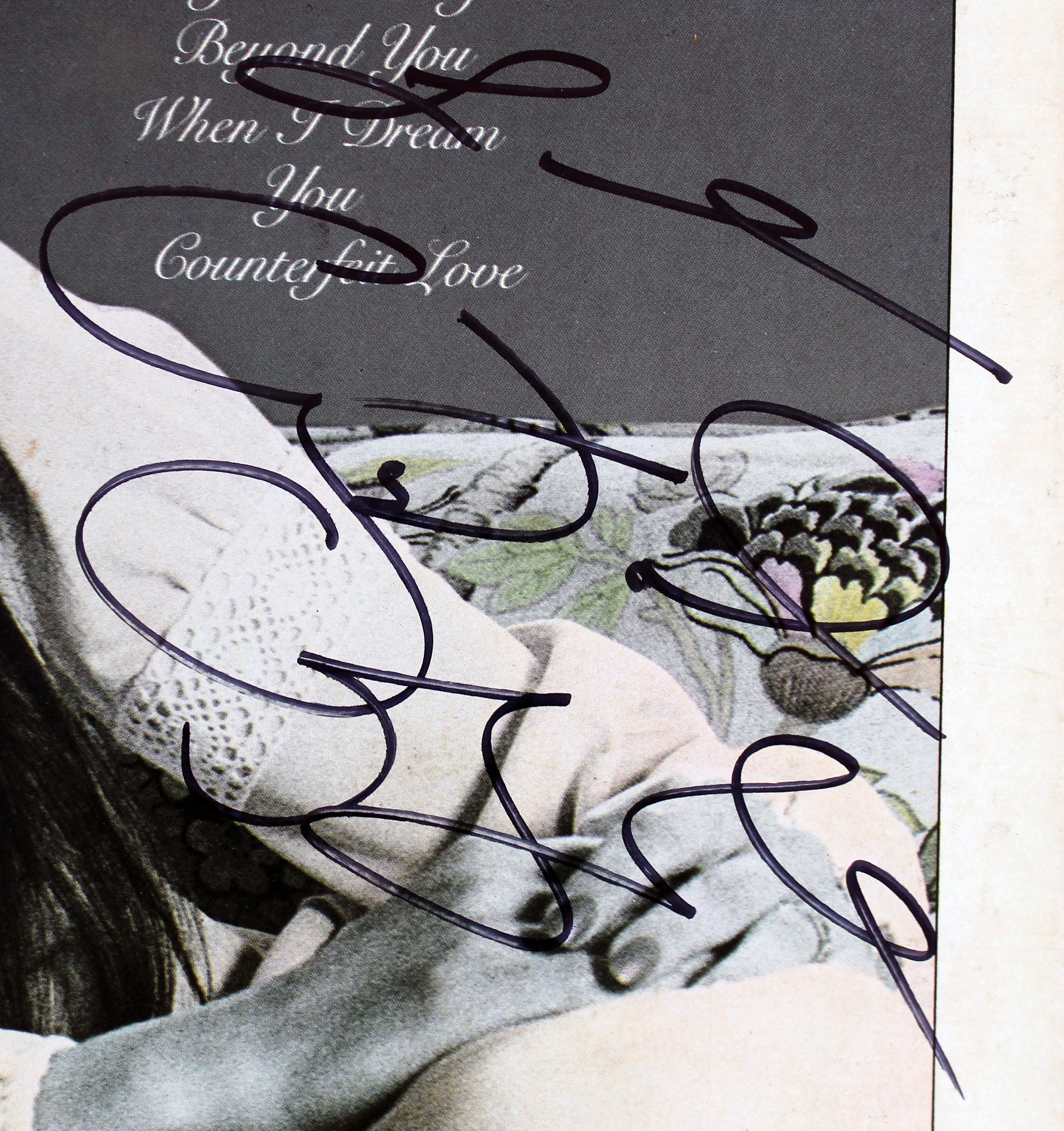 Crystal Gayle Authentic Signed Album Cover BAS #BG90651