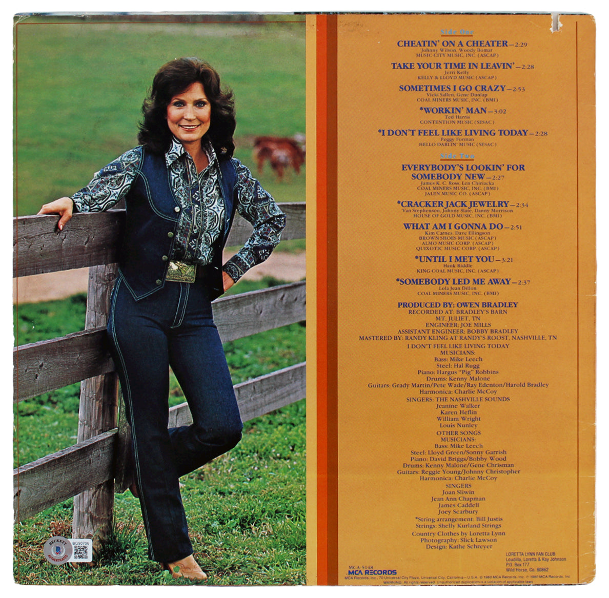 Loretta Lynn "Love You" Authentic Signed Lookin Good Album Cover BAS #BG90706
