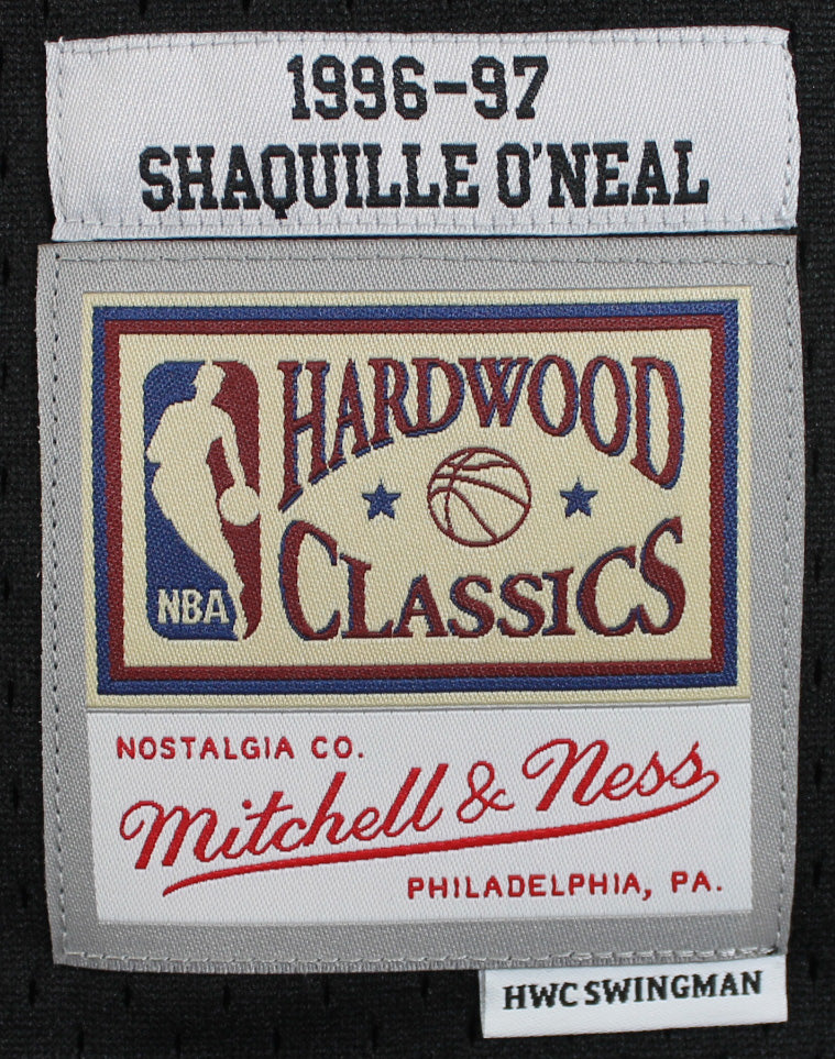 ** HOLIDAY DOORBUSTER ** Lakers Shaquille O'Neal Signed Black M&N 1996-97 HWC Swingman Jersey BAS Witness