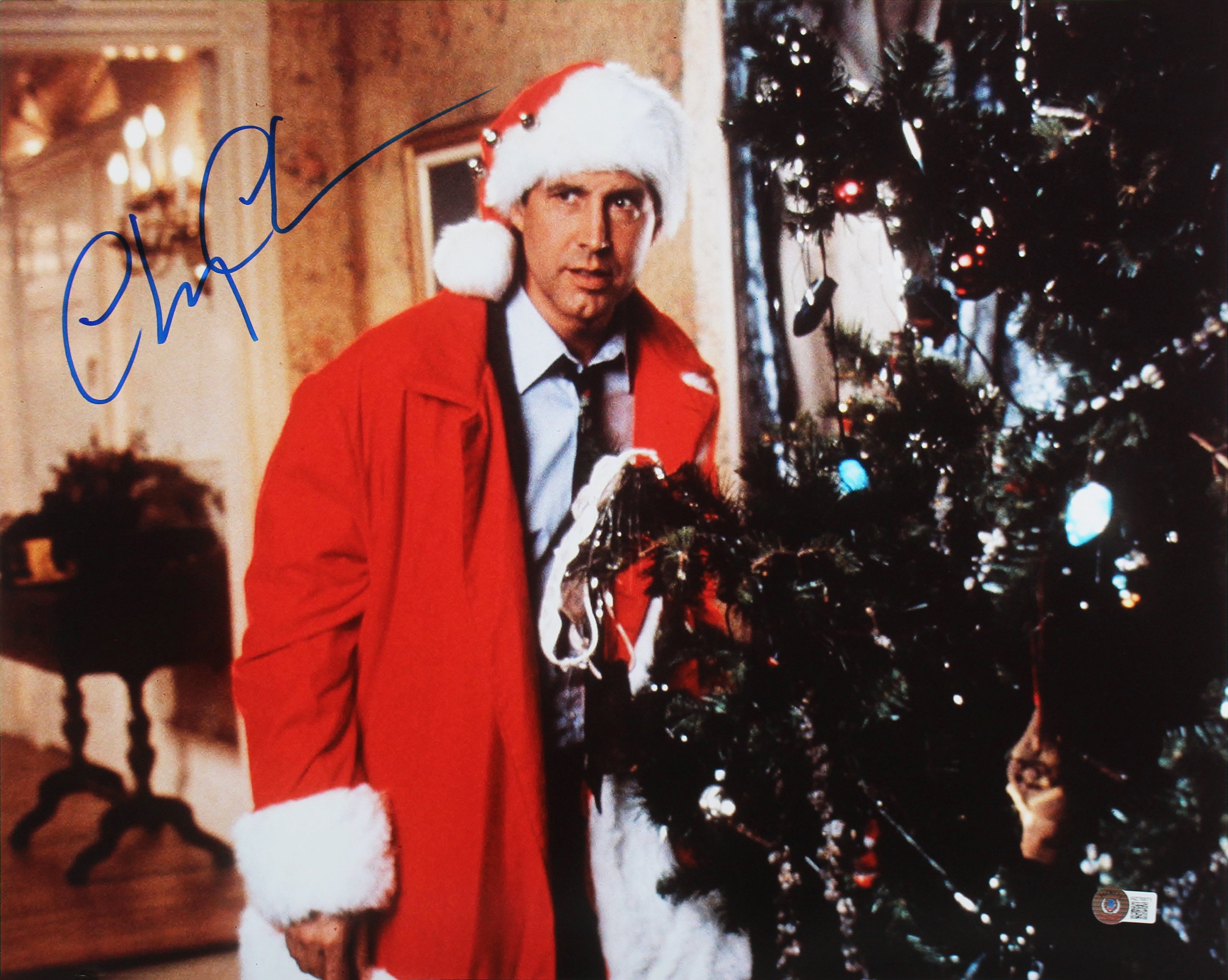 Chevy Chase Christmas Vacation Signed 16x20 Horizontal Tree Photo BAS Witnessed